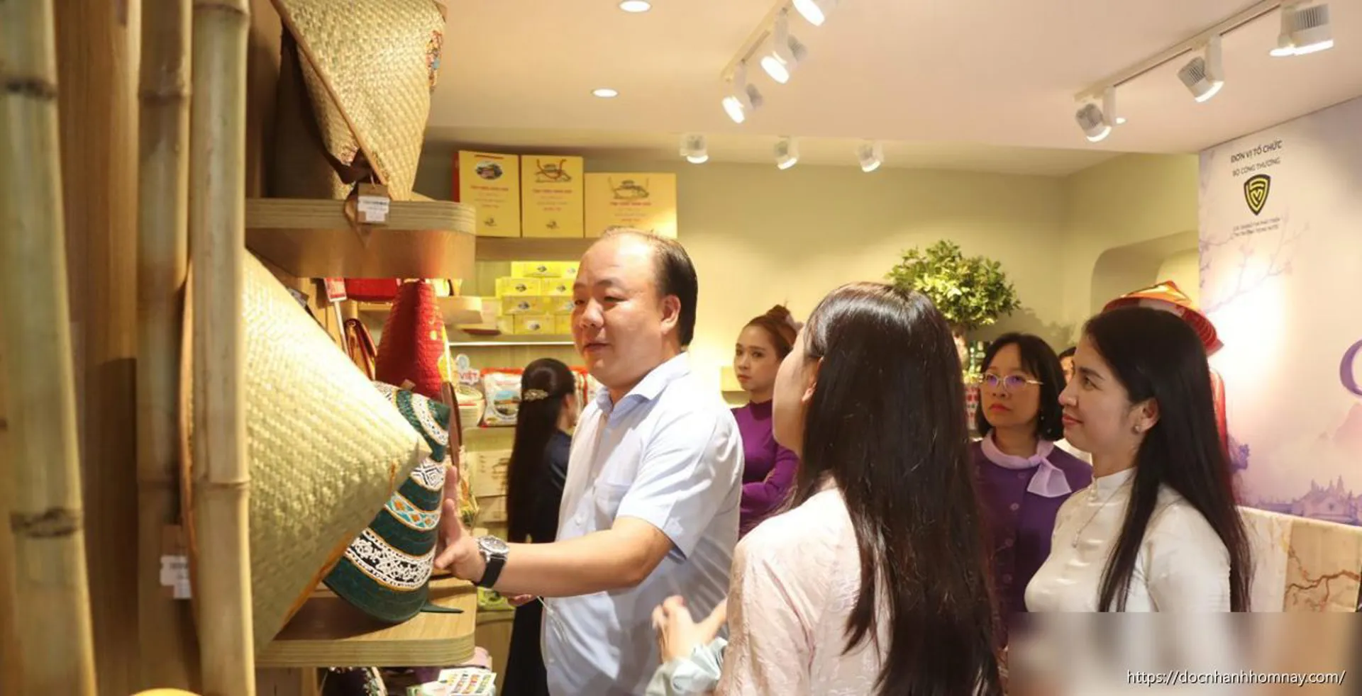 Từ sen Huế đến mè xửng, đặc sản cố đô chinh phục người tiêu dùng Hà Nội