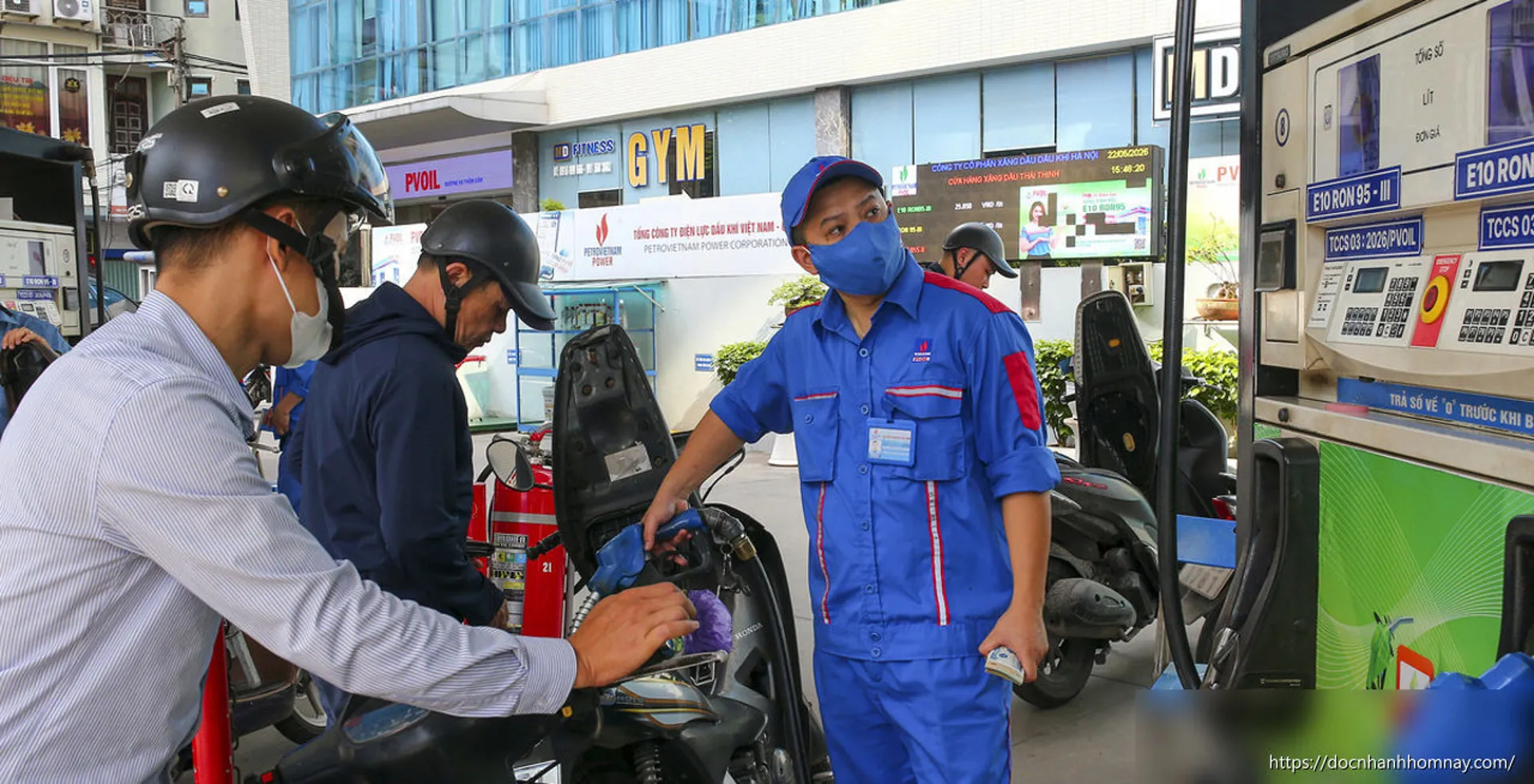 Đề xuất kéo dài giảm thuế xăng dầu đến 30/9: Giá xăng có thể chỉ tăng nhẹ