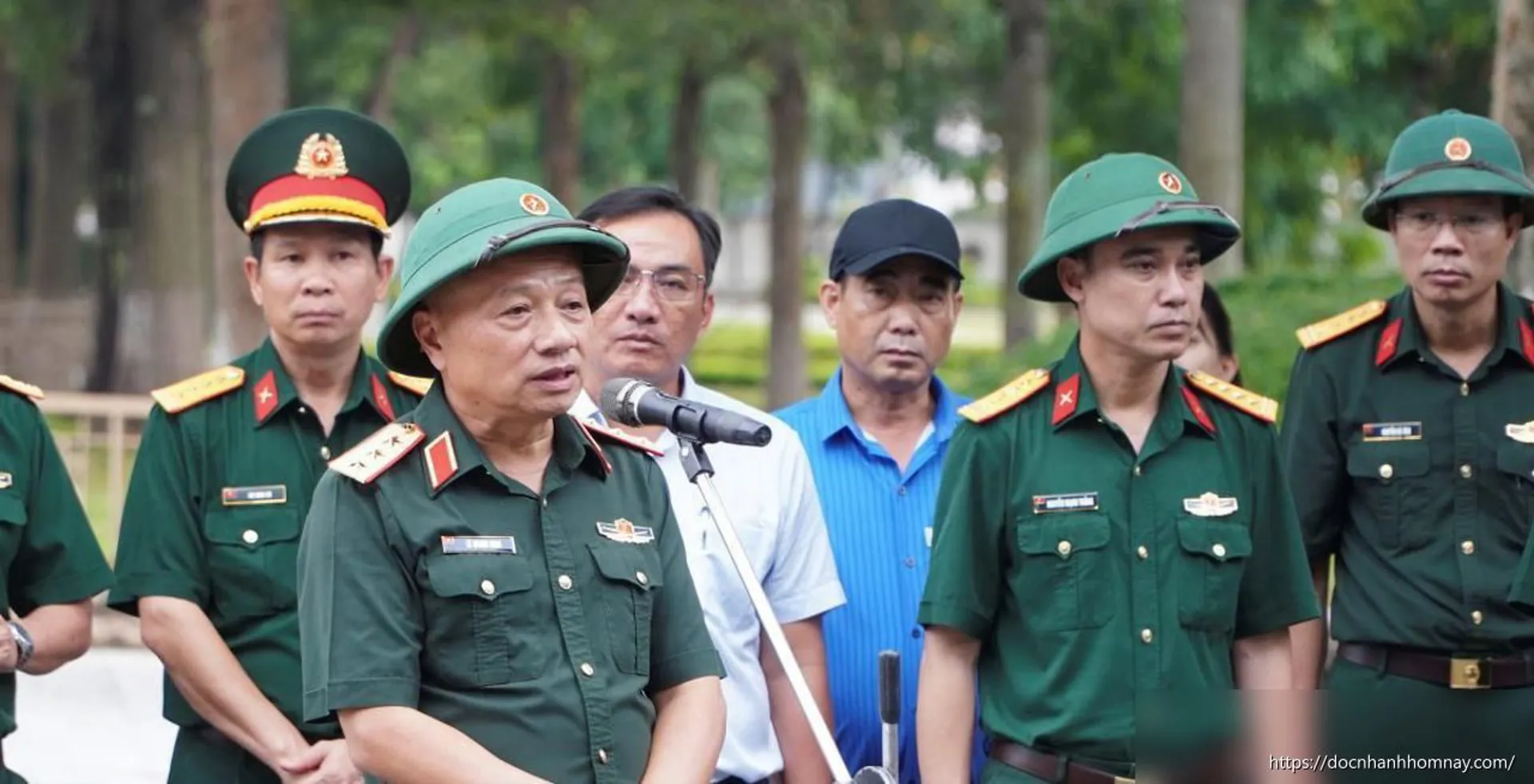 Thượng tướng Lê Quang Minh kiểm tra công tác tìm kiếm hài cốt liệt sỹ tại Quảng Ngãi