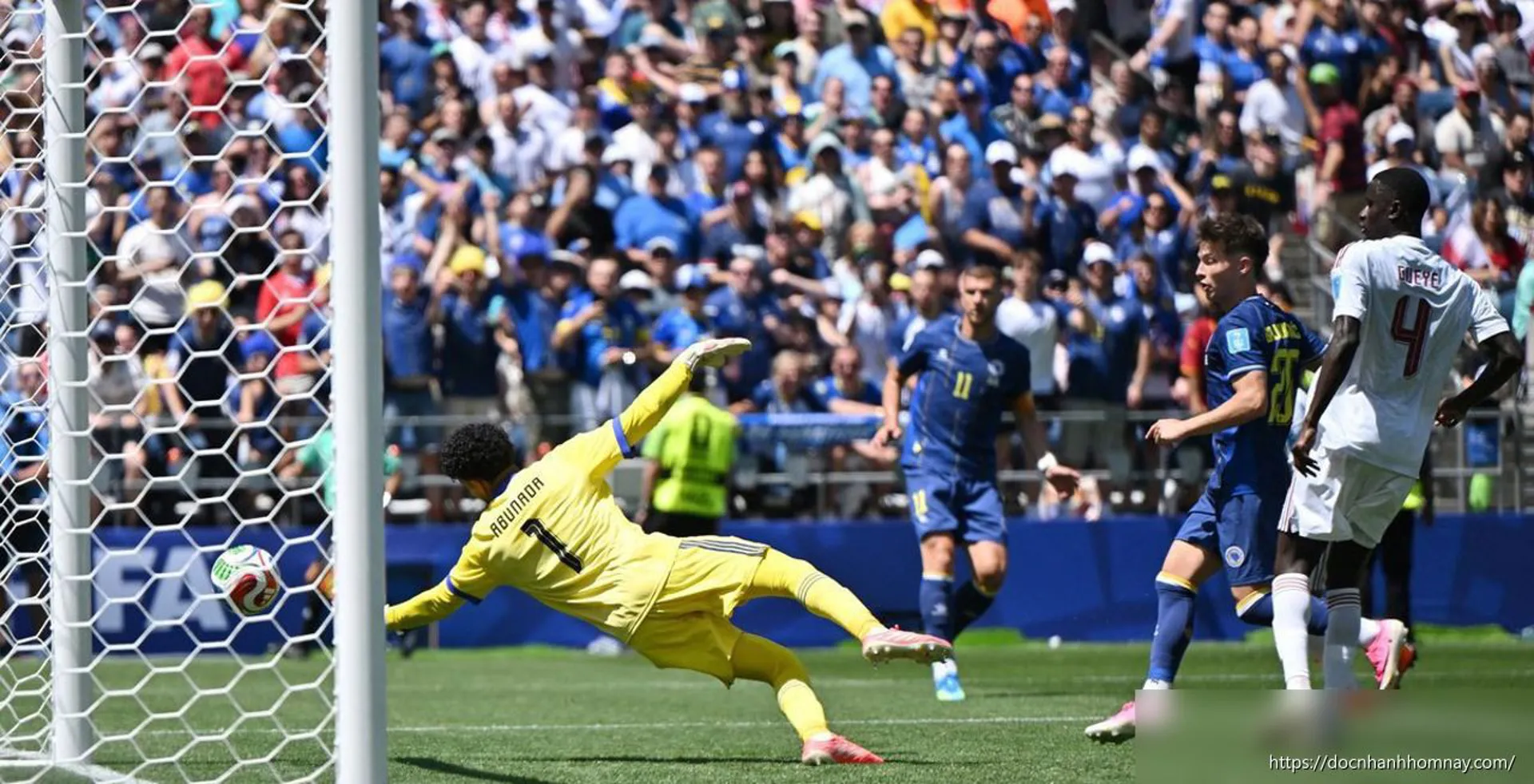 Qatar lập kỷ lục buồn tại World Cup: Hai bàn phản lưới nhà và hành trình đáng quên