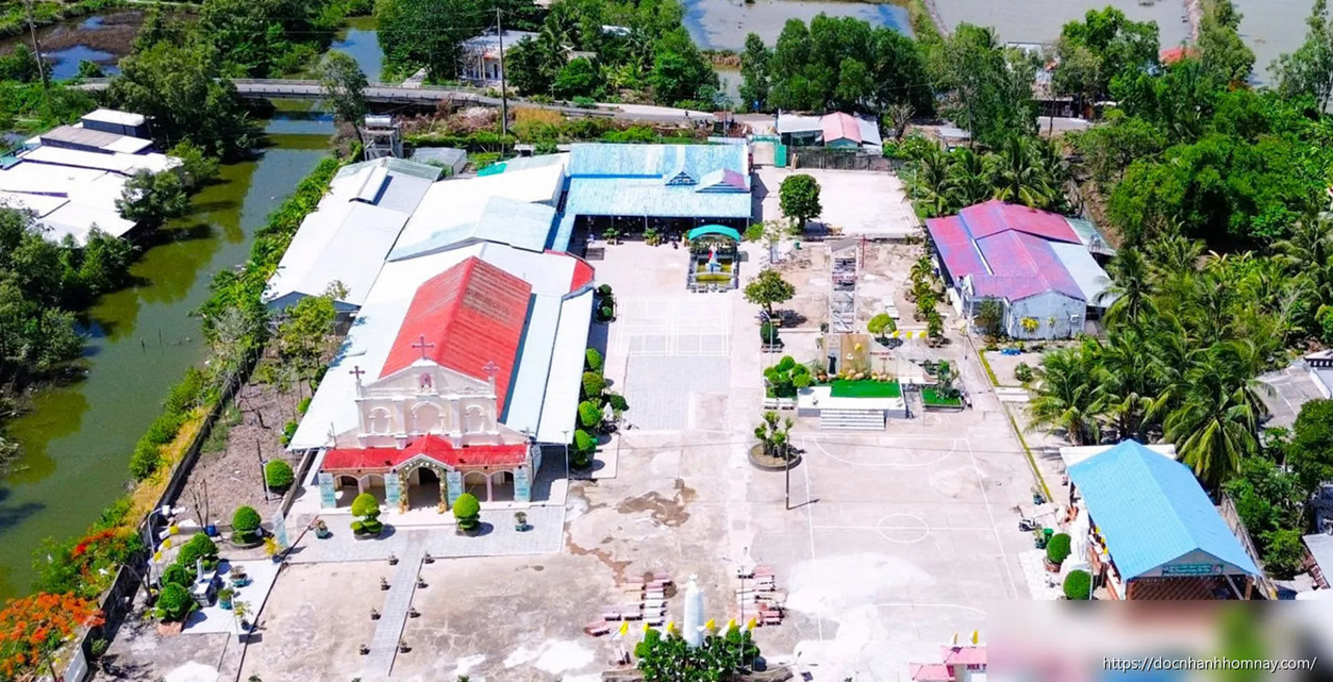 Nhà thờ Khúc Tréo - nơi an nghỉ đầu tiên của linh mục Trương Bửu Diệp