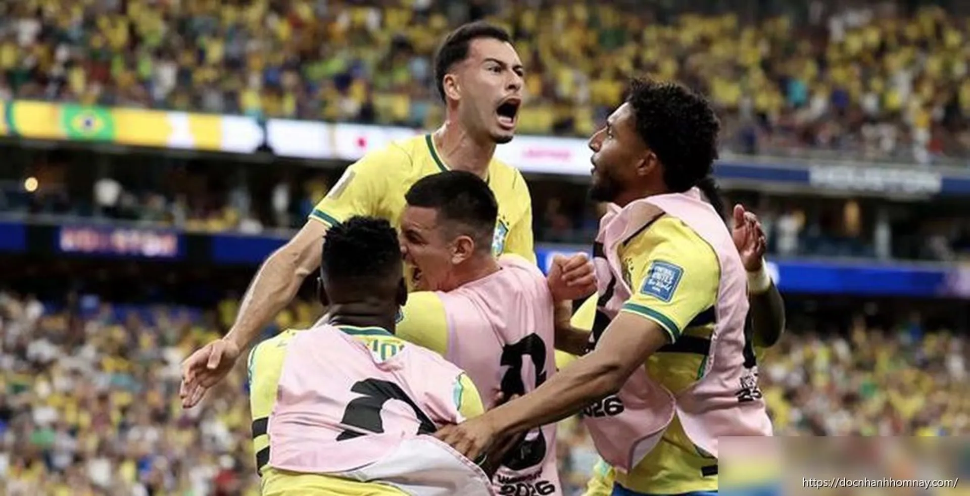 Martinelli cứu Brazil ở phút bù giờ, Nhật Bản ngẩng cao đầu rời World Cup