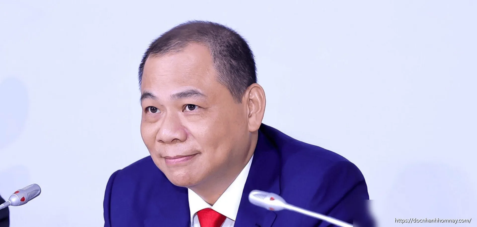 LPBank chi 6,8 tỷ đồng tặng nhân viên chào mừng cổ đông mới Phạm Nhật Vượng
