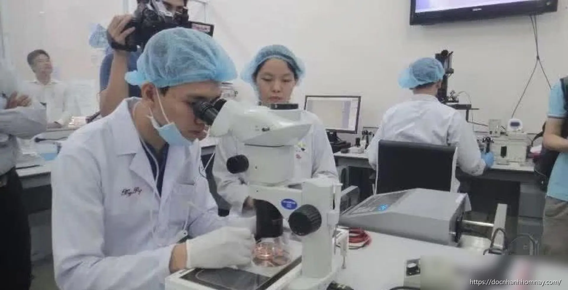 Xây dựng đội ngũ nhà khoa học trình độ cao