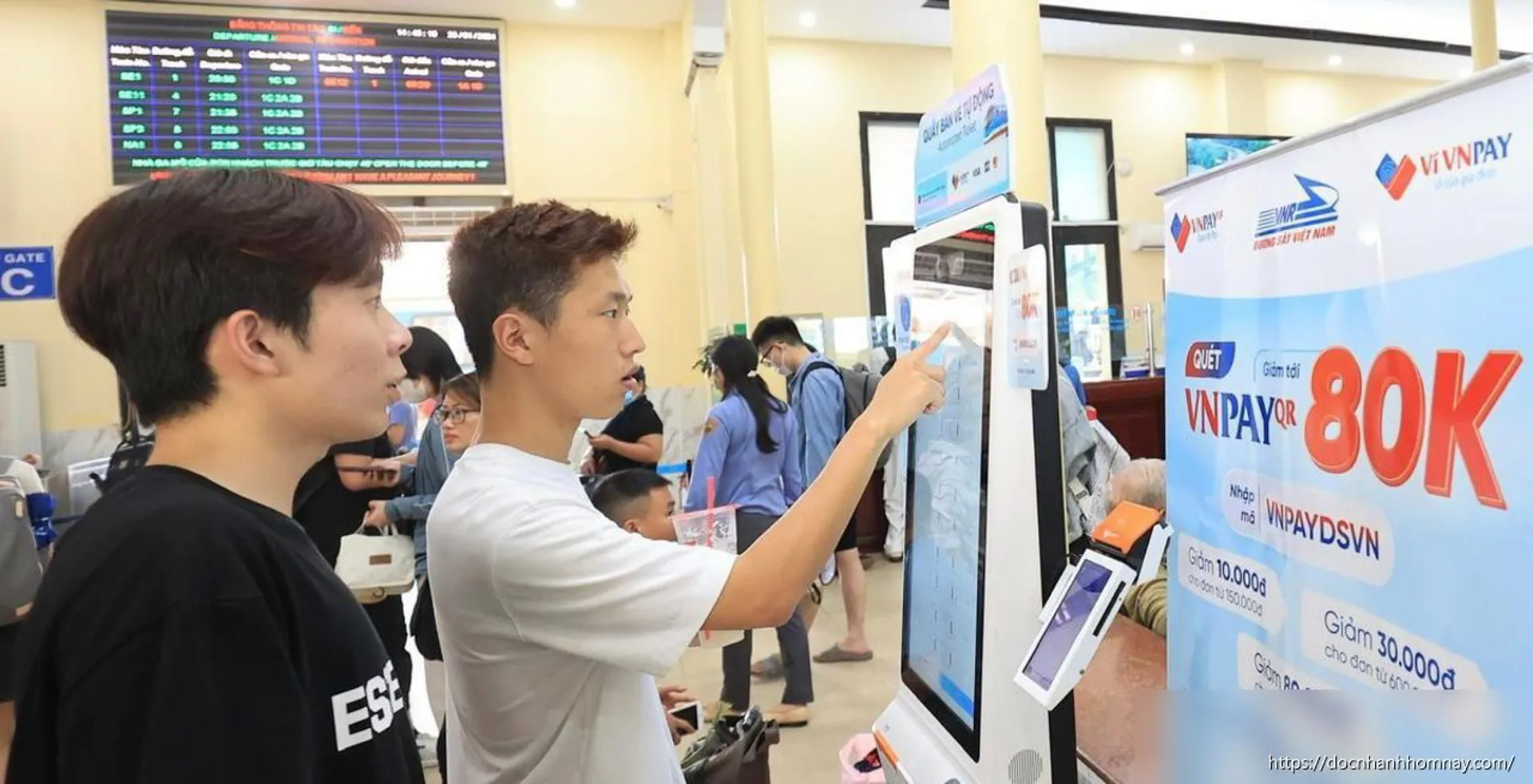 Đường sắt nâng cấp vé điện tử: Đổi vé online chỉ 3 bước, không cần ra ga