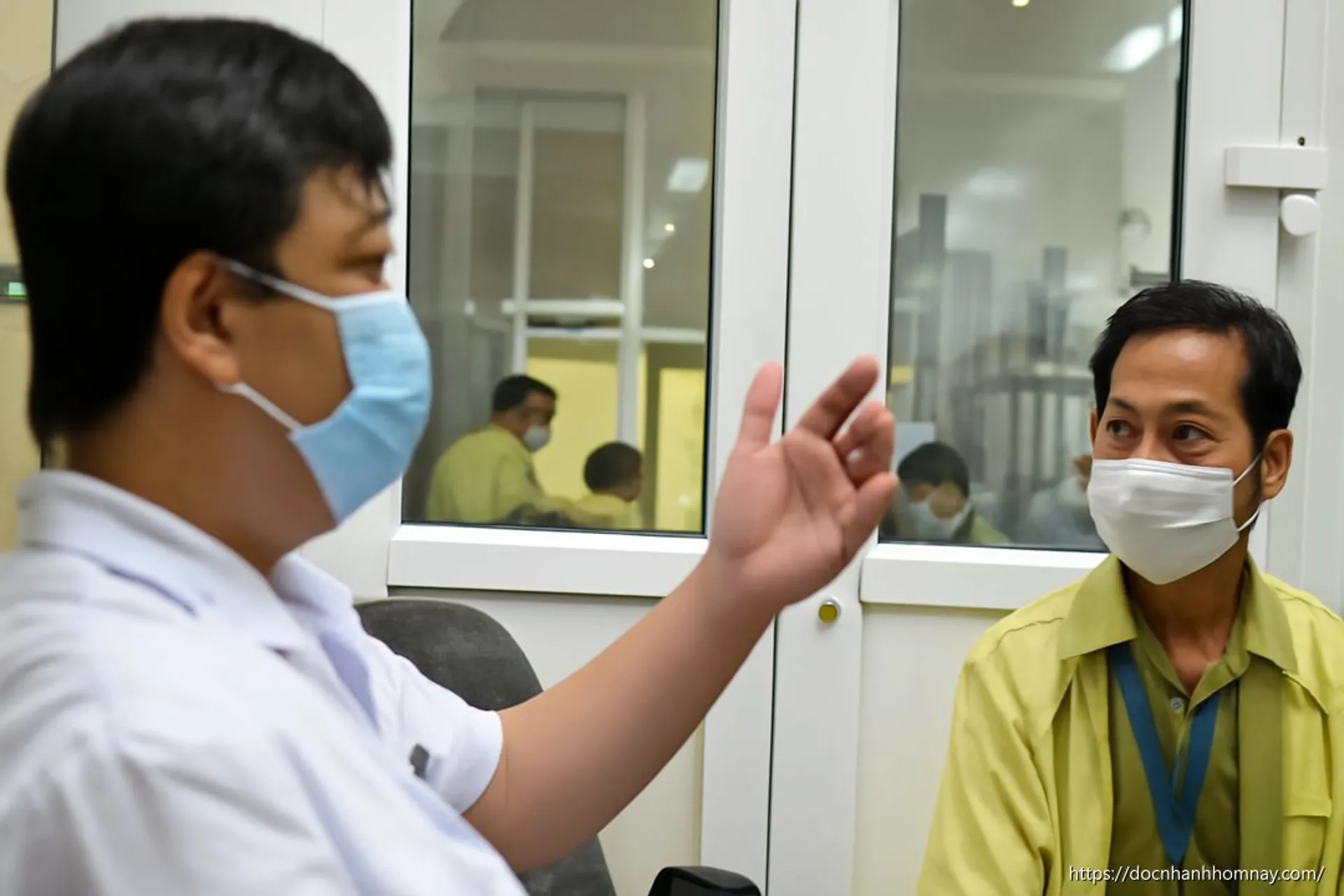 Đề xuất miễn giấy chuyển tuyến cho một số nhóm đối tượng khám bệnh chuyên sâu