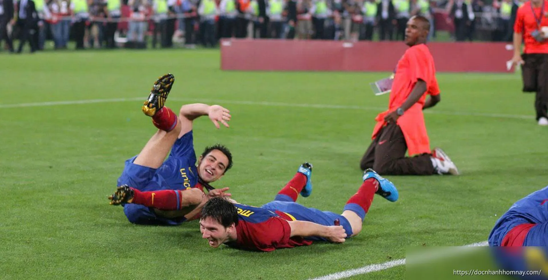 Xavi Hernandez: 'Messi vượt giới hạn của người bình thường'