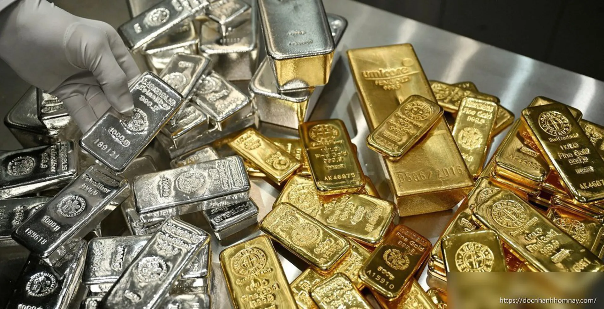 Giá vàng thế giới lao dốc xuống mức thấp nhất 7 tháng, mất mốc 4.000 USD