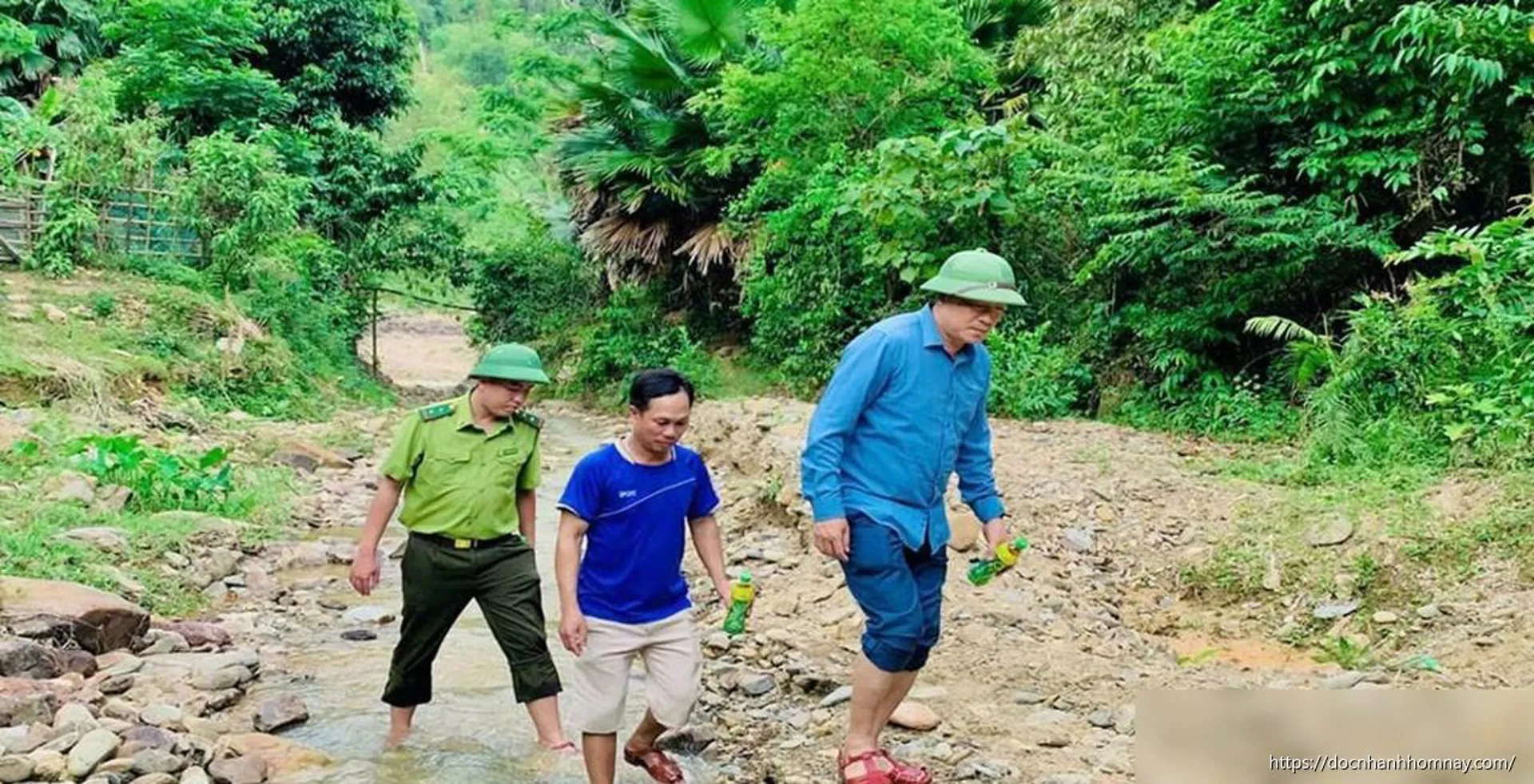 Xử phạt người đào vàng trái phép trong rừng phòng hộ