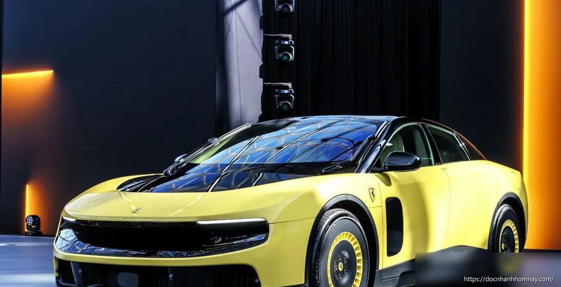 Ferrari Luce gây tranh cãi: 'Khách hàng cần thời gian để cảm thụ'