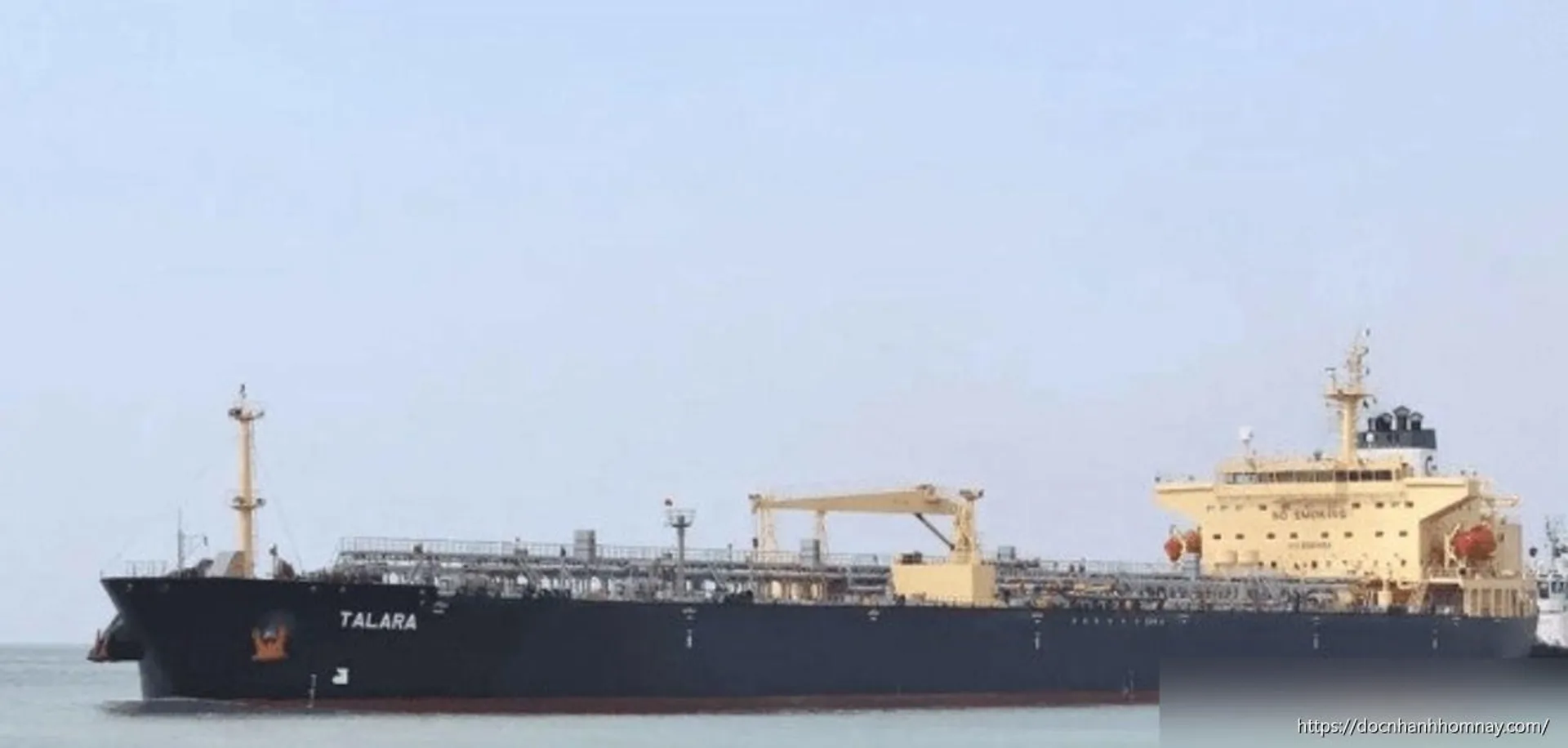 Căng thẳng leo thang: Tàu chở dầu thứ hai bị tấn công gần Hormuz, Israel ca ngợi thỏa thuận với Lebanon