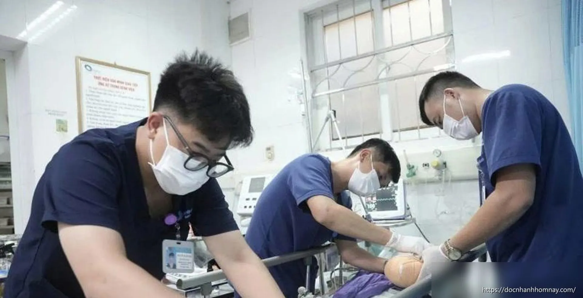 Bất cẩn khi dùng máy xay thịt, cô gái 19 tuổi phải cắt cụt bàn tay