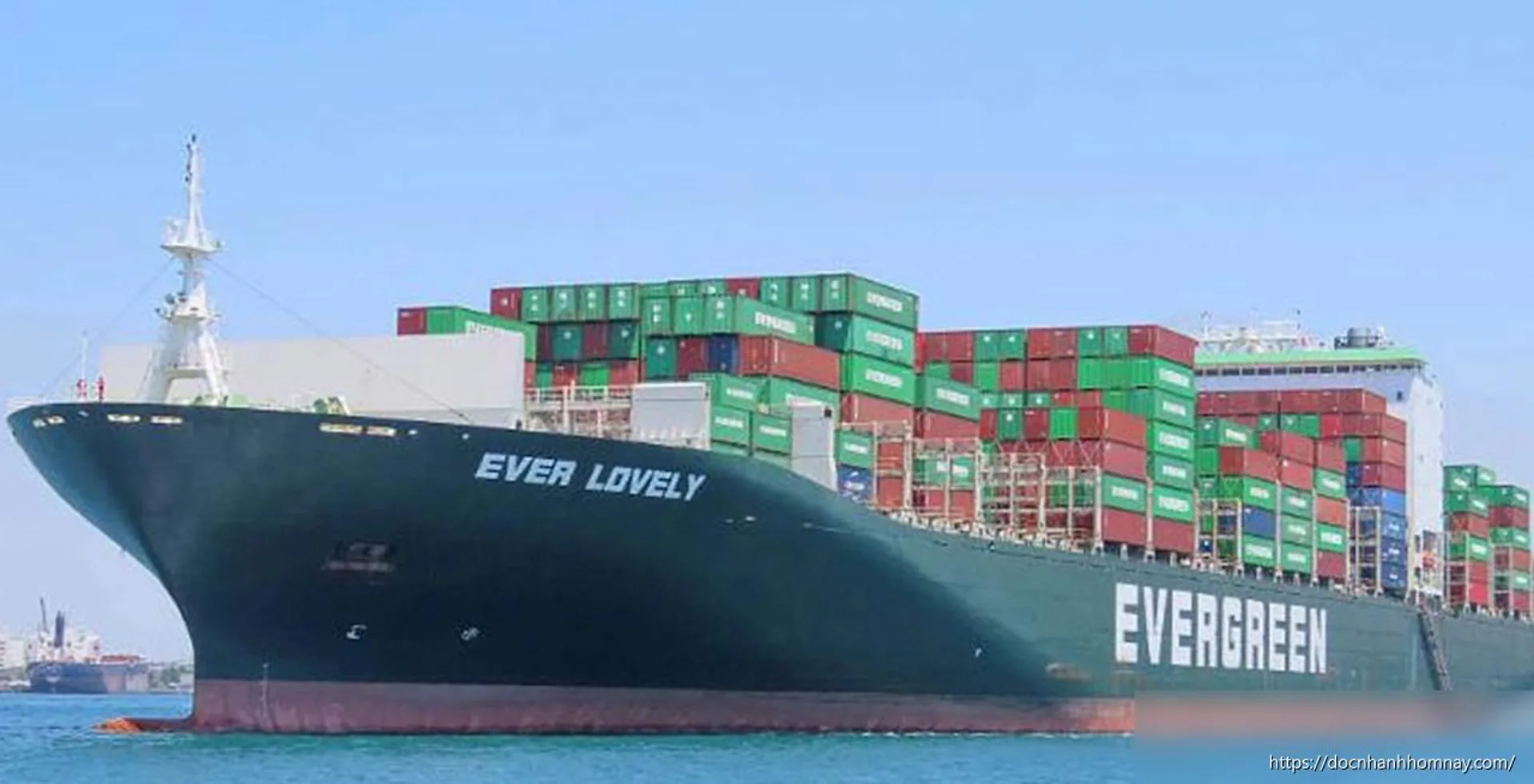 Tàu hàng bị tấn công ở eo biển Hormuz: Iran siết chặt kiểm soát
