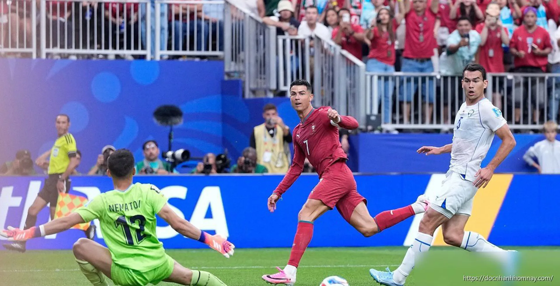 Ronaldo và Messi tỏa sáng trong đội hình tiêu biểu lượt hai World Cup 2026