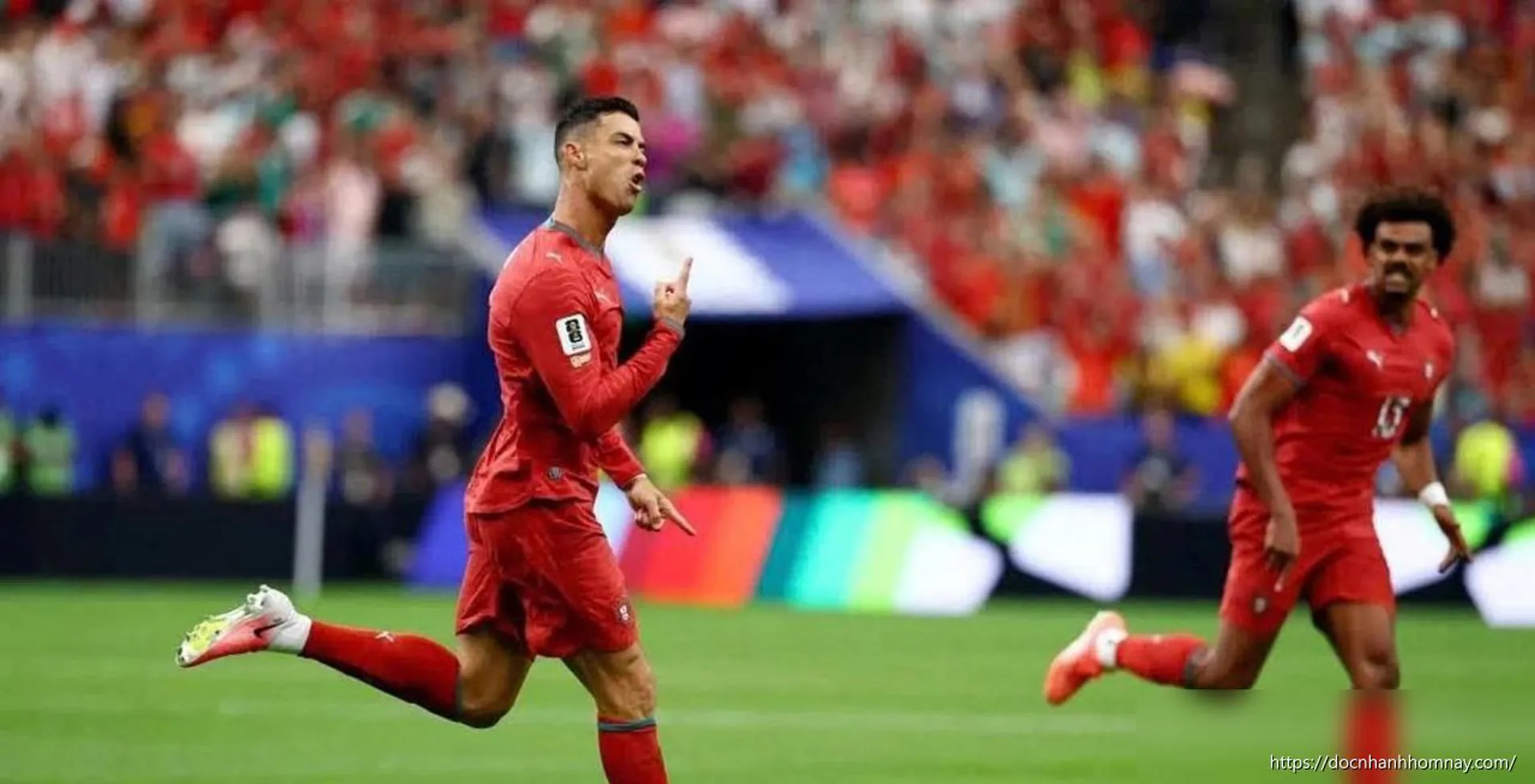 Video bàn thắng Bồ Đào Nha vs Uzbekistan: Cú đúp tuyệt hảo của Ronaldo