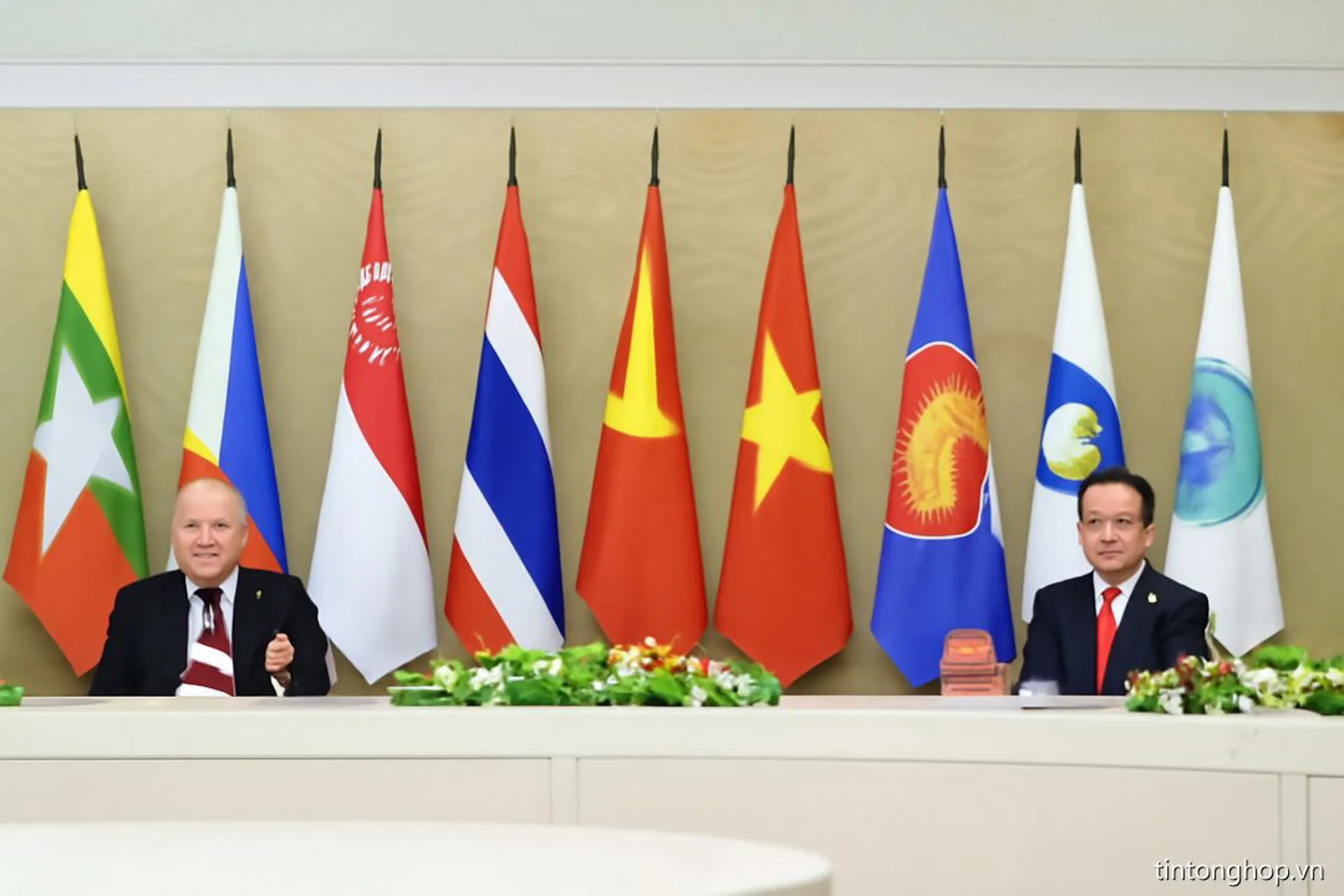 Thủ tướng Lê Minh Hưng và Tổng thống Putin: Bữa trưa không chỉ là ăn!