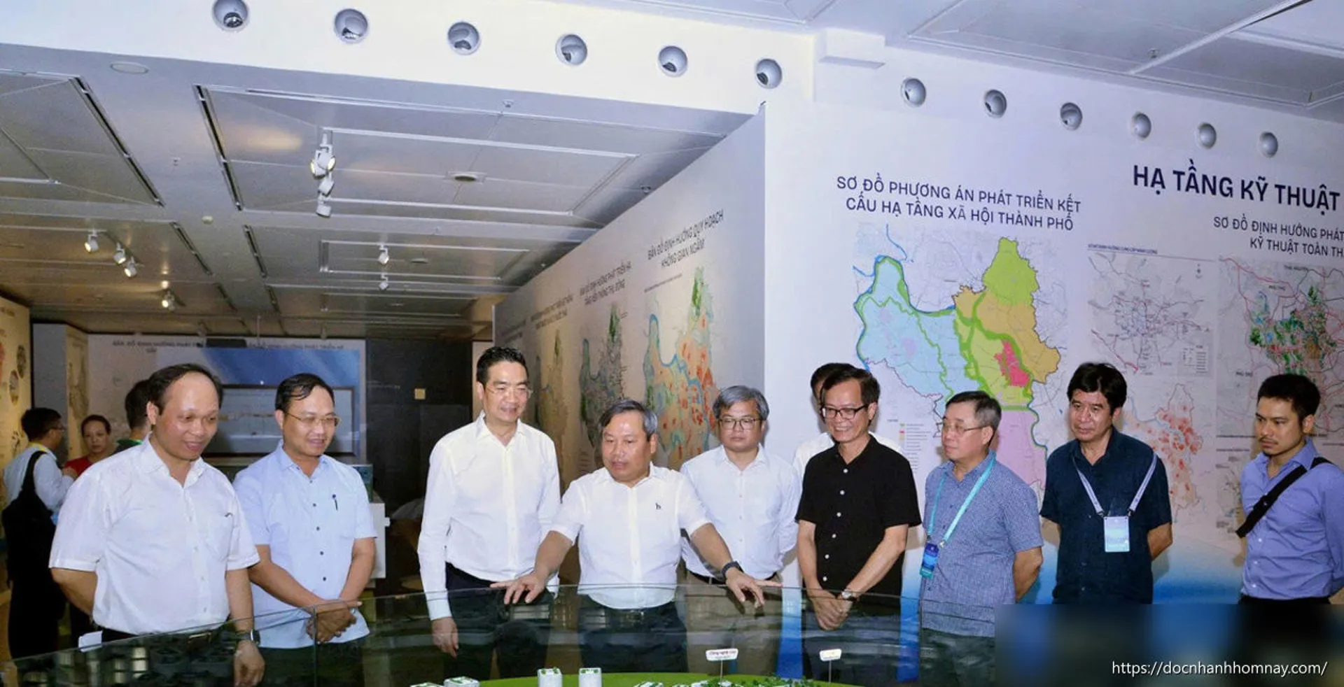 Hôm nay trưng bày sa bàn quy hoạch Hà Nội tầm nhìn 100 năm