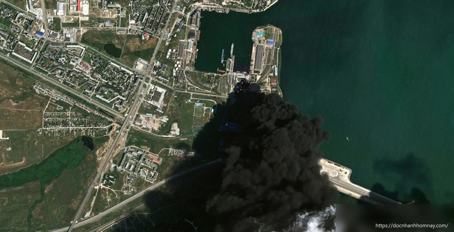 Nga ban bố tình trạng khẩn cấp tại Crimea