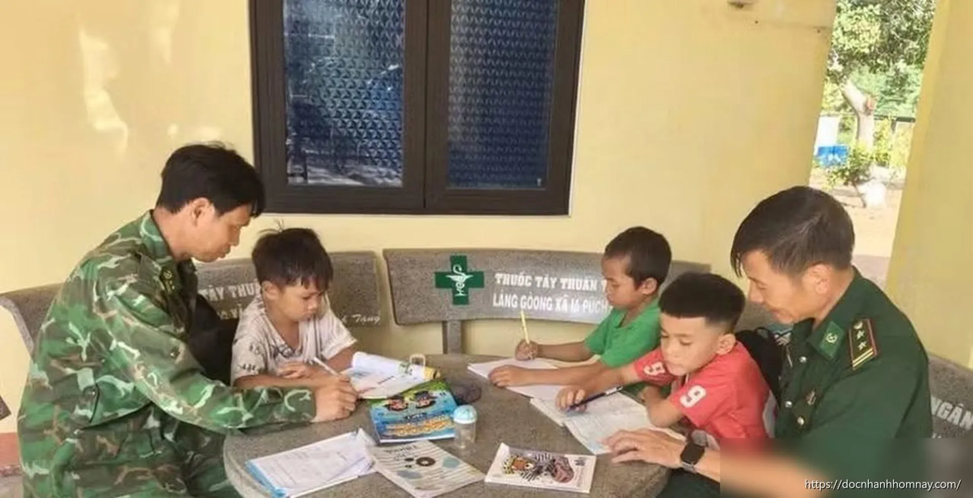Đồn Biên phòng Ia Púch mở lớp học hè cho học sinh vùng biên