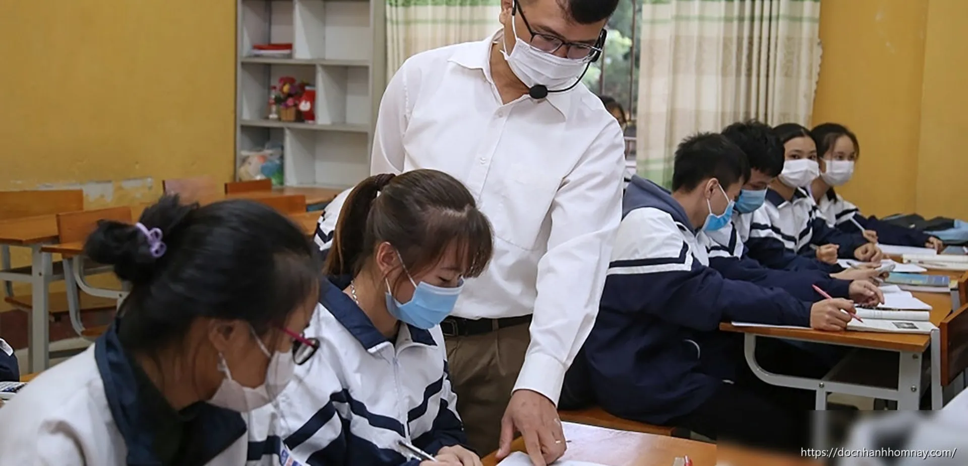 Dạy thêm trục lợi, ép học sinh có thể bị phạt tới 50 triệu đồng