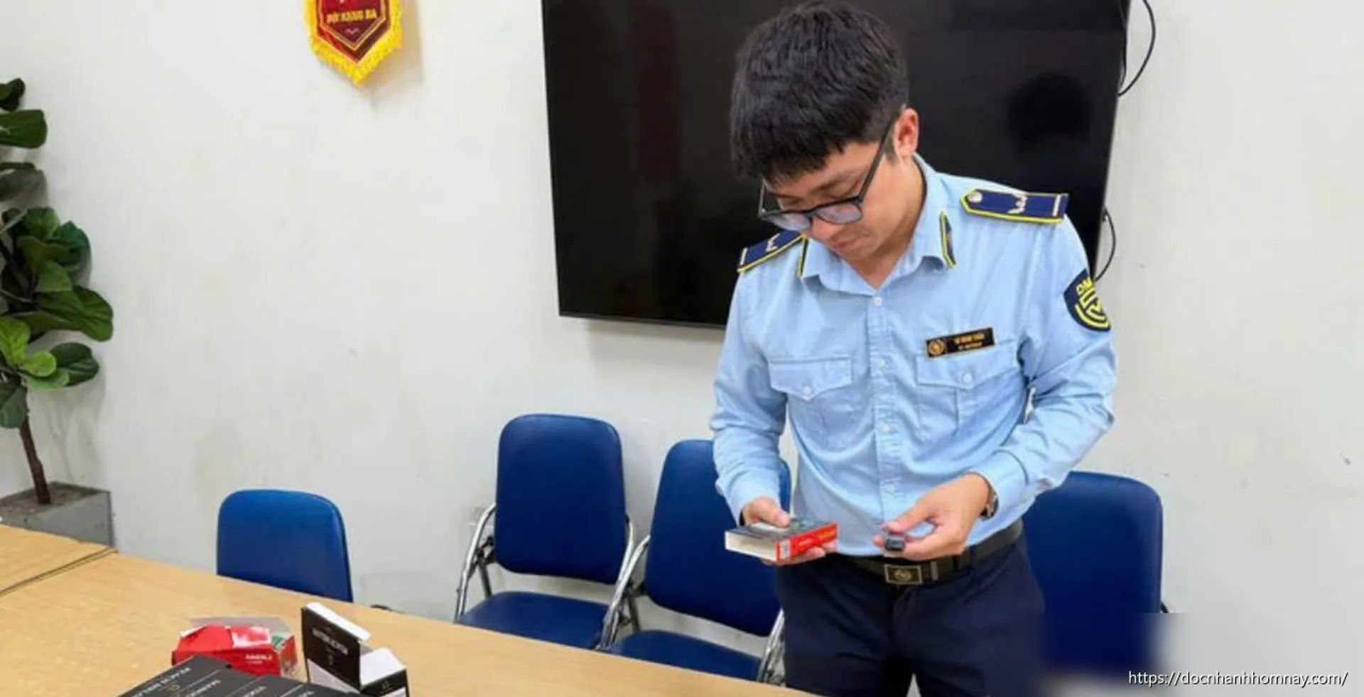 Chống thuốc lá nhập lậu: Bổ sung chế tài xử phạt thuốc lá điện tử, thuốc lá nung nóng