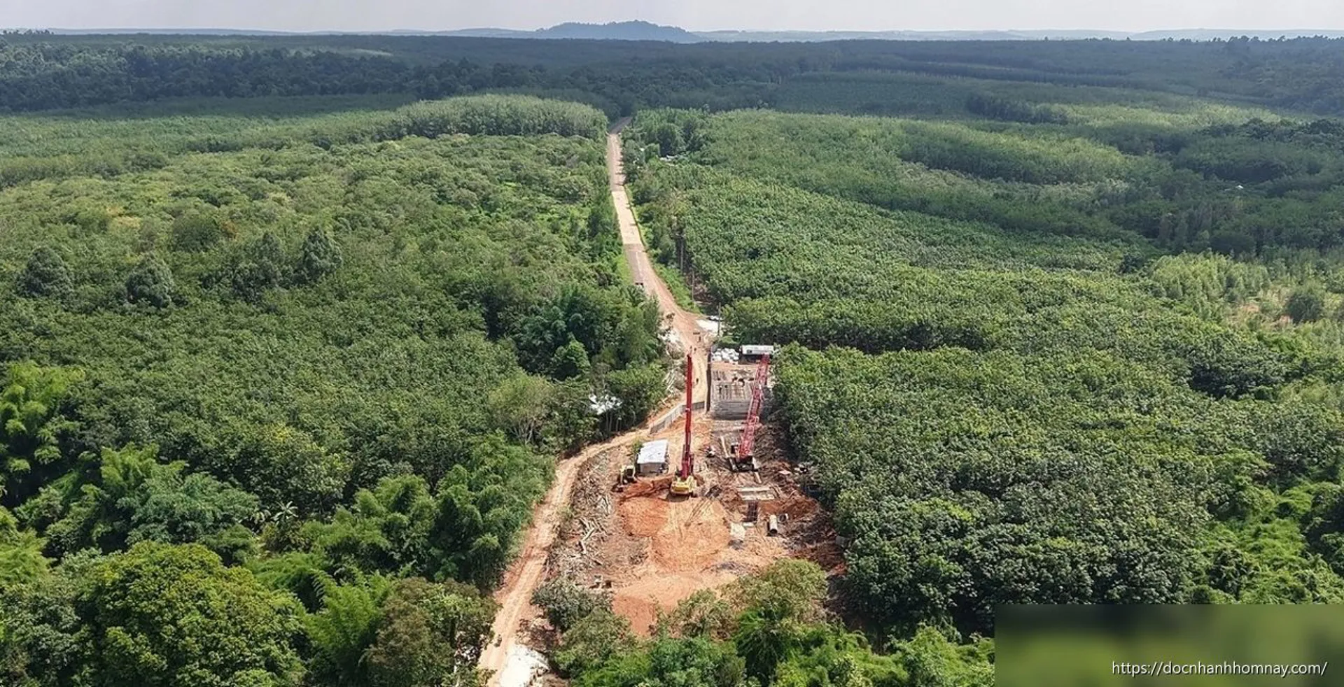 Đường xuyên rừng Mã Đà trước ngày thi công 13 km trên cao