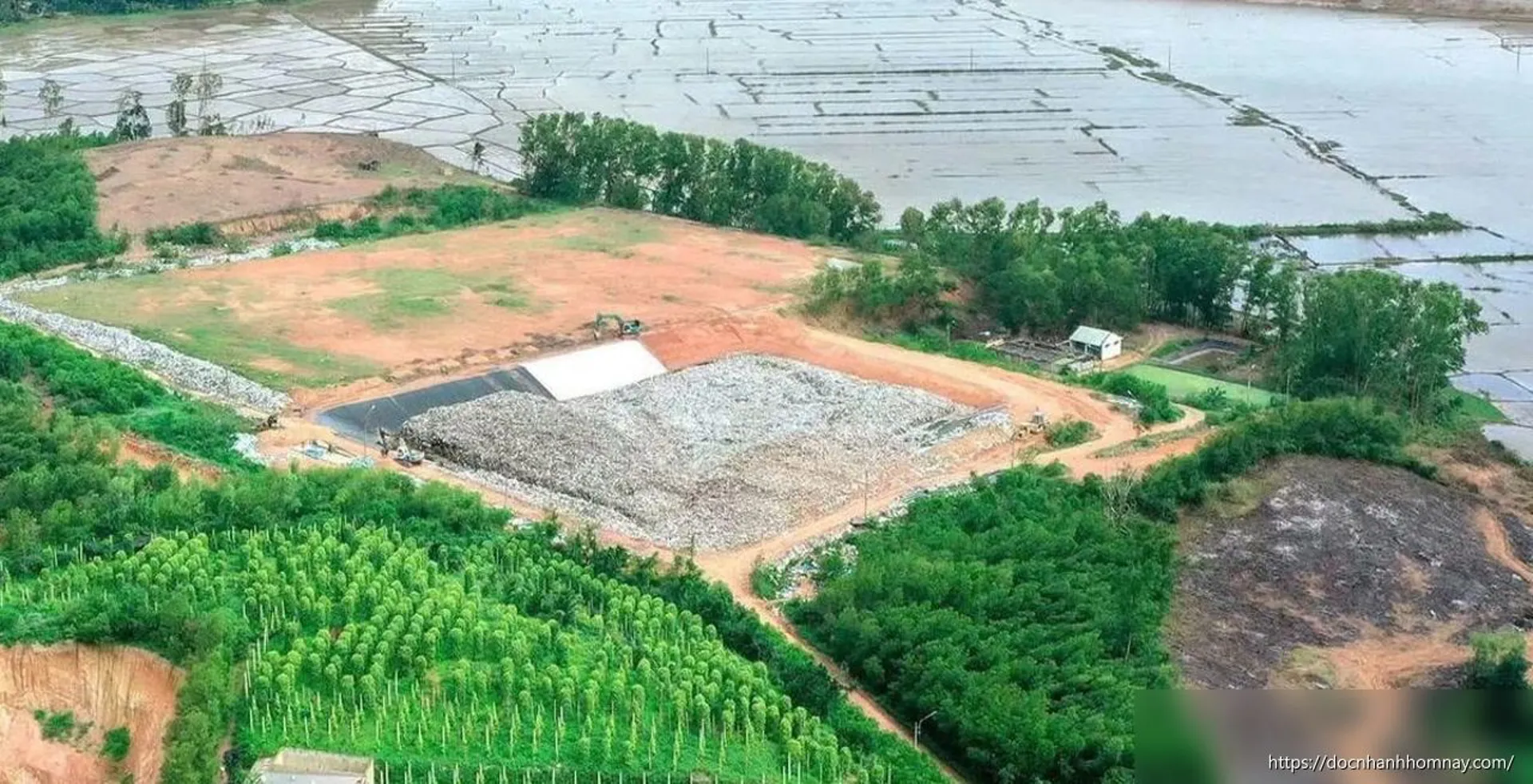 Phê duyệt dự án nâng bờ bao bãi chôn lấp rác Bồng Sơn: Giải pháp trước mắt cho bài toán rác thải