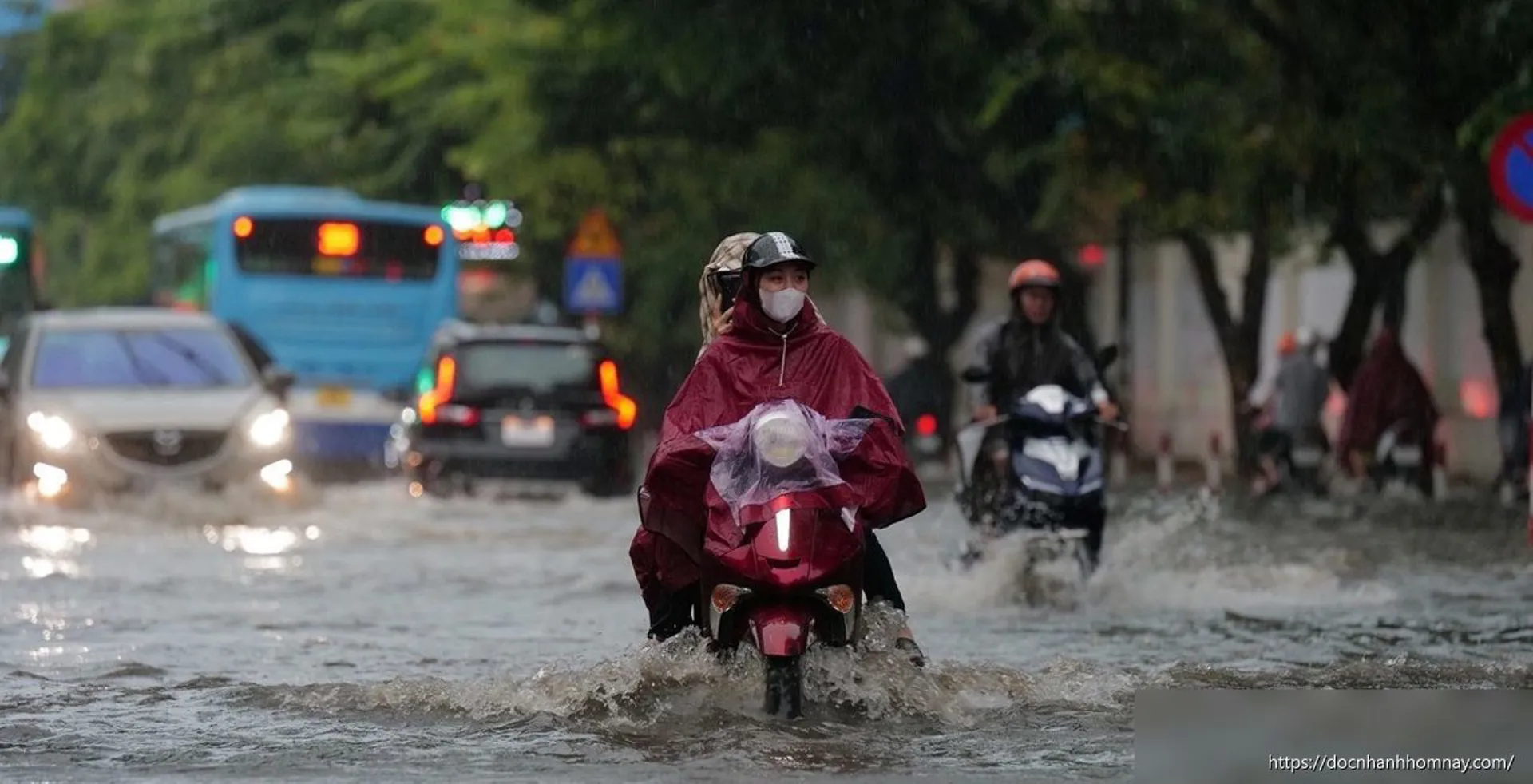 Miền Bắc mưa gần 200 mm, Hà Nội có giông giờ cao điểm