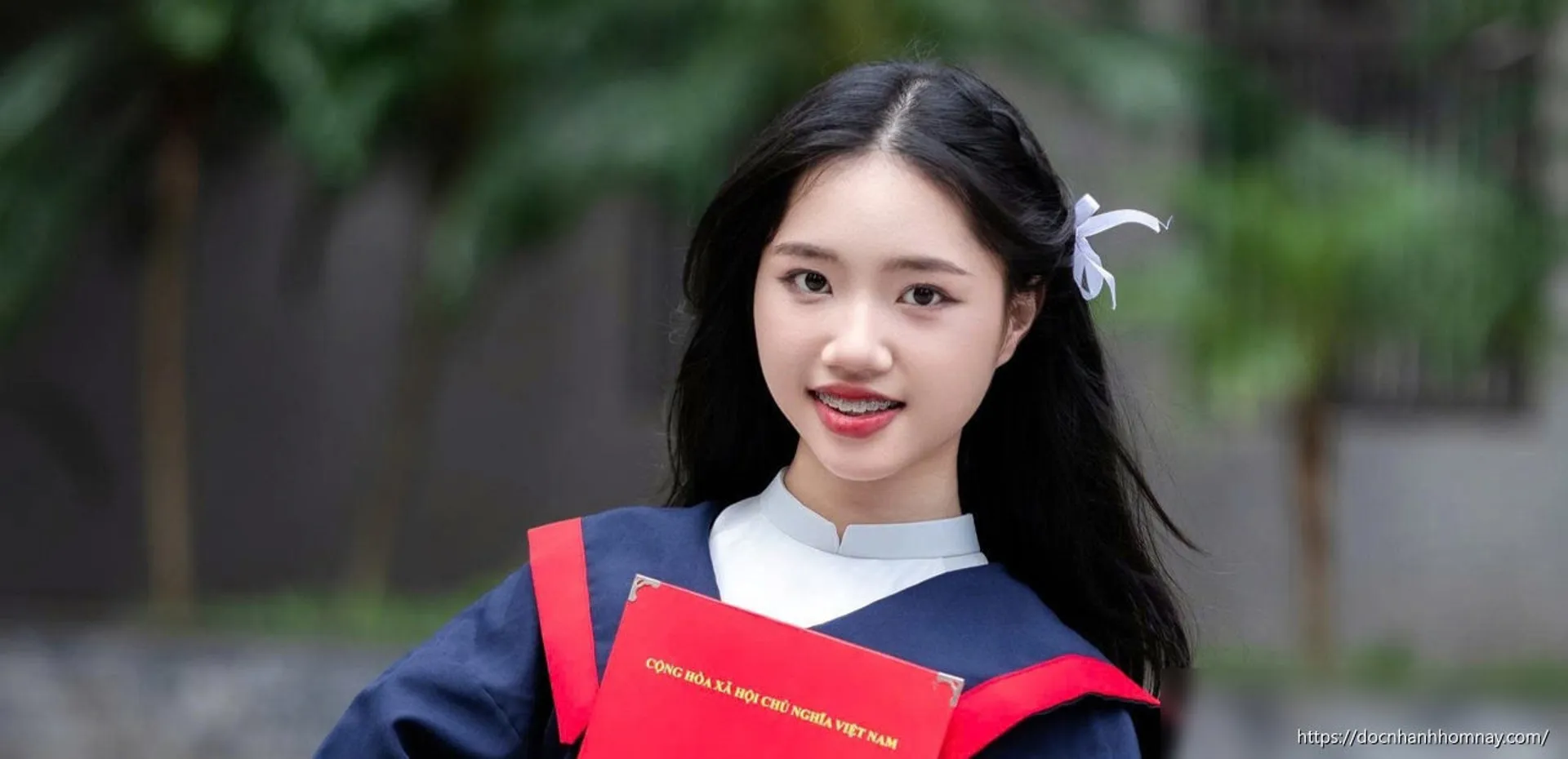 Nữ sinh Hà Nội giành 'cú ăn ba' thủ khoa thi lớp 10 chuyên Văn
