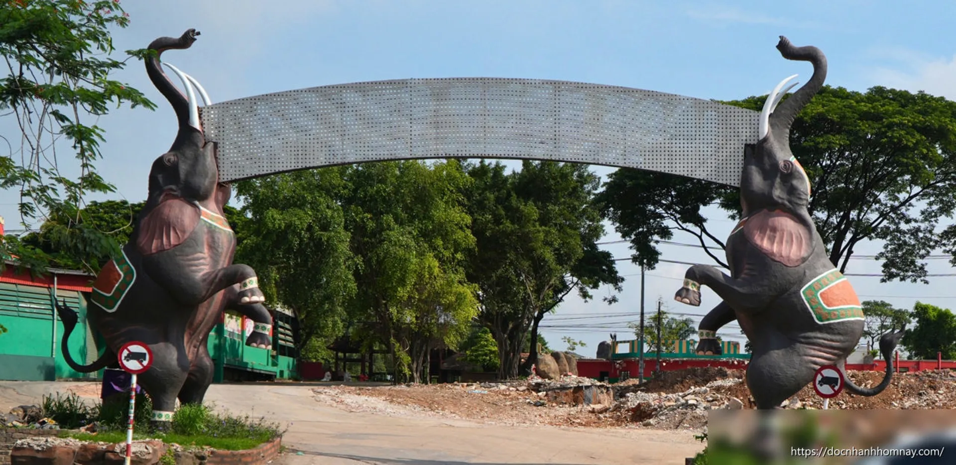 Khu du lịch Vườn Xoài tháo dỡ: Kết thúc một 'thiên đường' động vật hoang dã