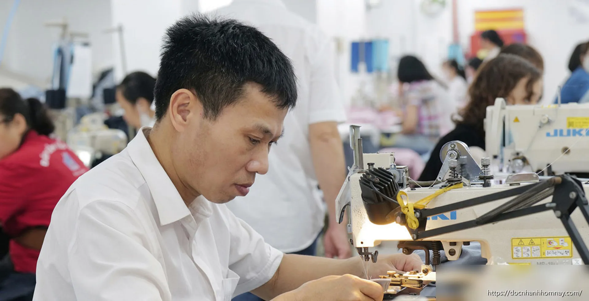 Đề xuất hai phương án lương tối thiểu vùng từ 1/1/2027: Tăng 8,5% hay 9,8%?