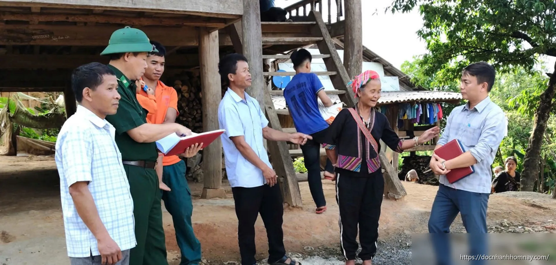 Lá đơn tình nguyện và hành trình “ngược ngàn” của người cán bộ trẻ