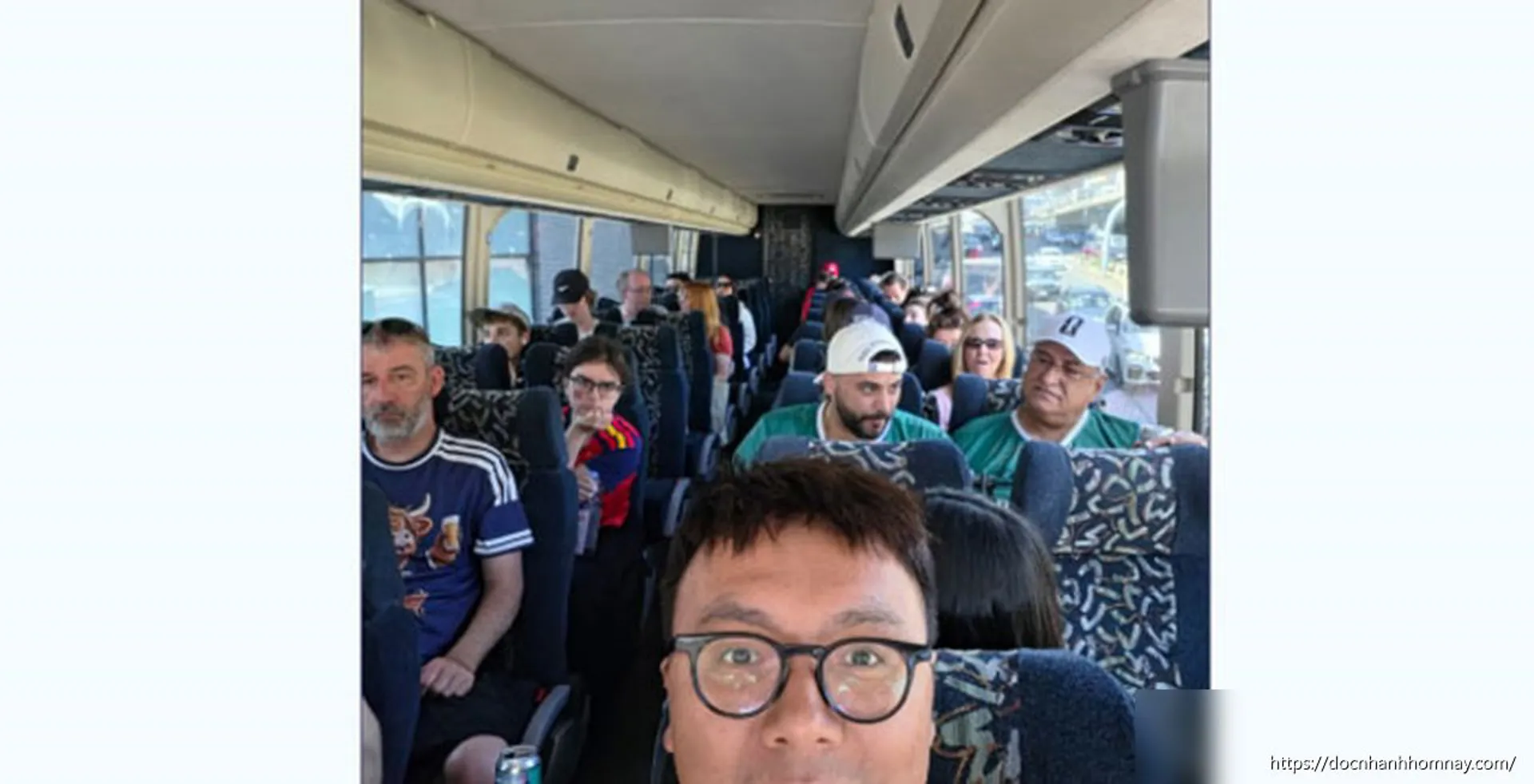 Muôn nẻo World Cup 2026: Giá xe buýt ngang taxi