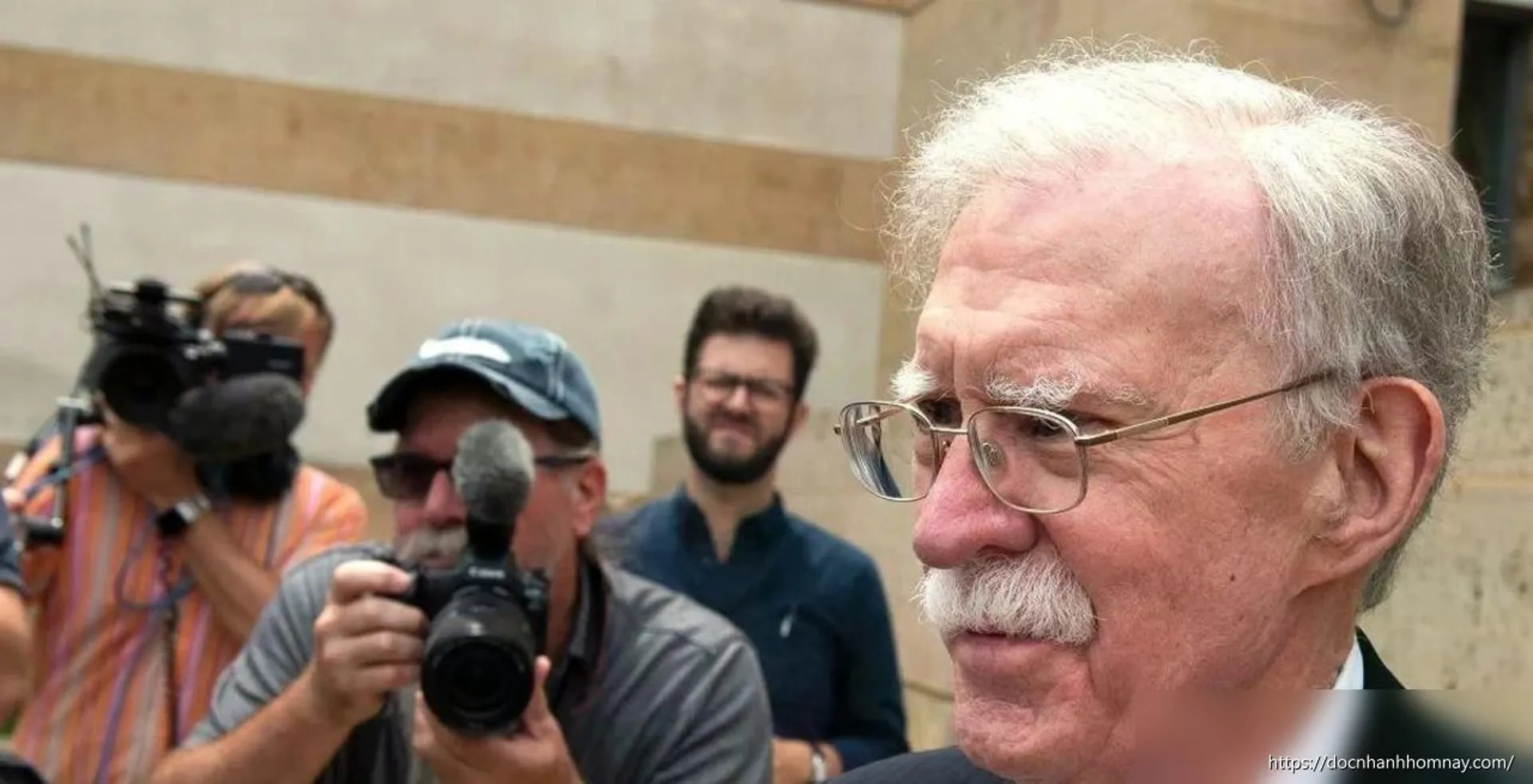 Cựu cố vấn an ninh Mỹ John Bolton bất ngờ nhận tội trong vụ rò rỉ tài liệu mật