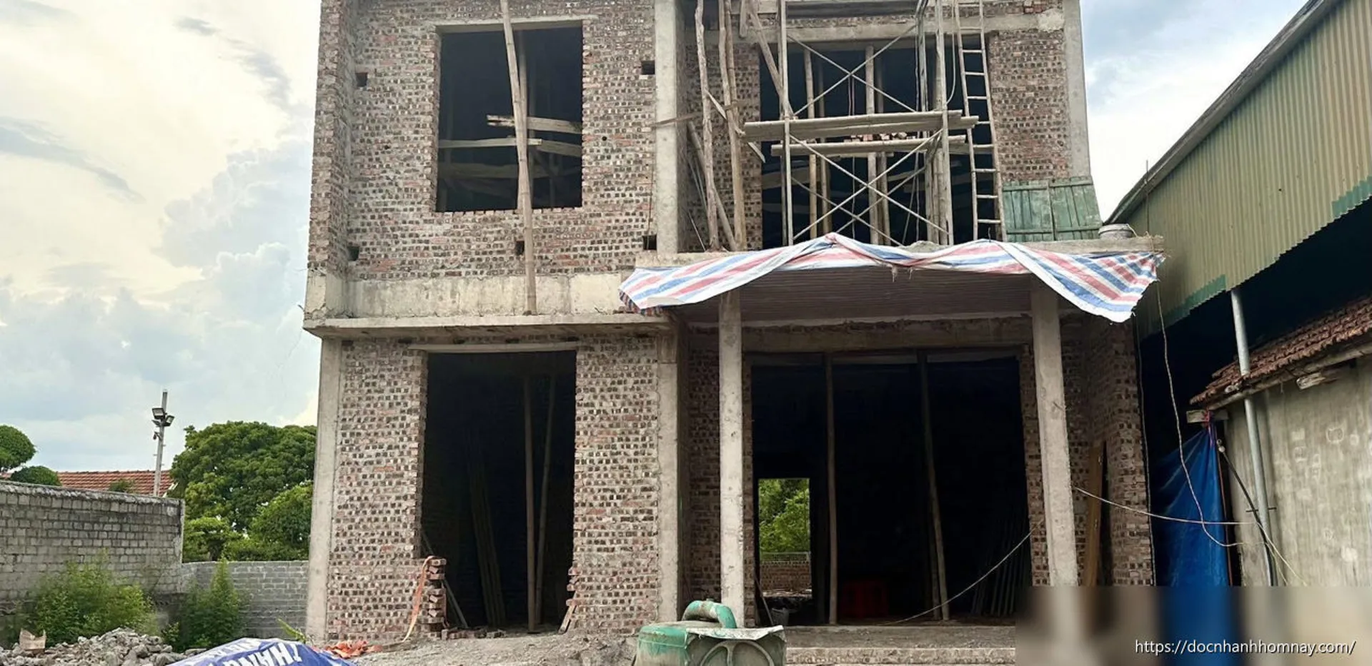Miễn giấy phép xây dựng từ 1/7: Nhà thầu hết thời bỏ giá thấp