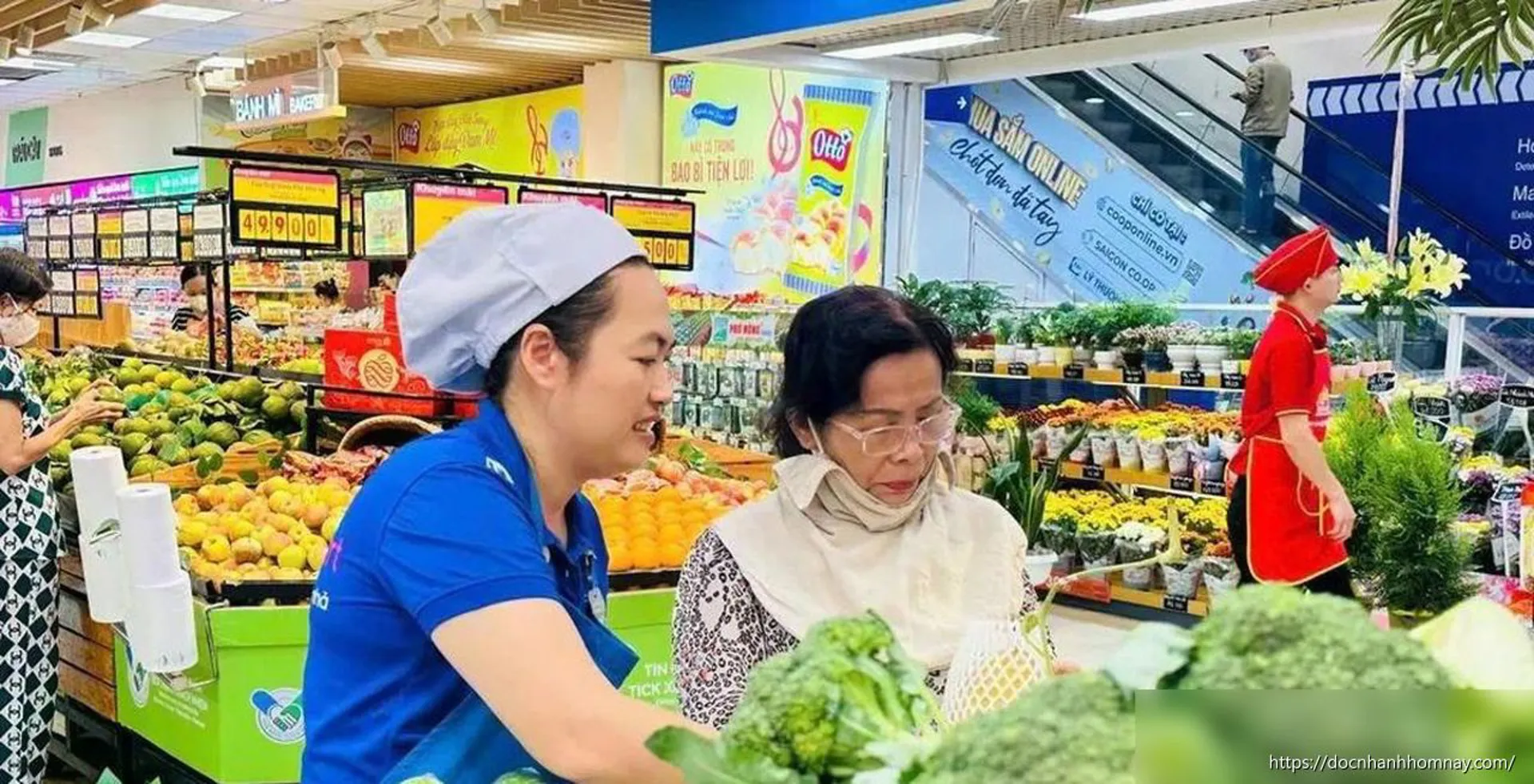 Giá xăng giảm về mức trước xung đột Trung Đông, vì sao hàng hóa chưa giảm?