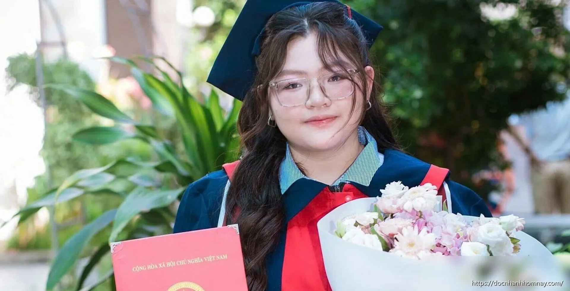 Thủ khoa khối B00 học 15 tiếng mỗi ngày, giải hơn 1.000 đề