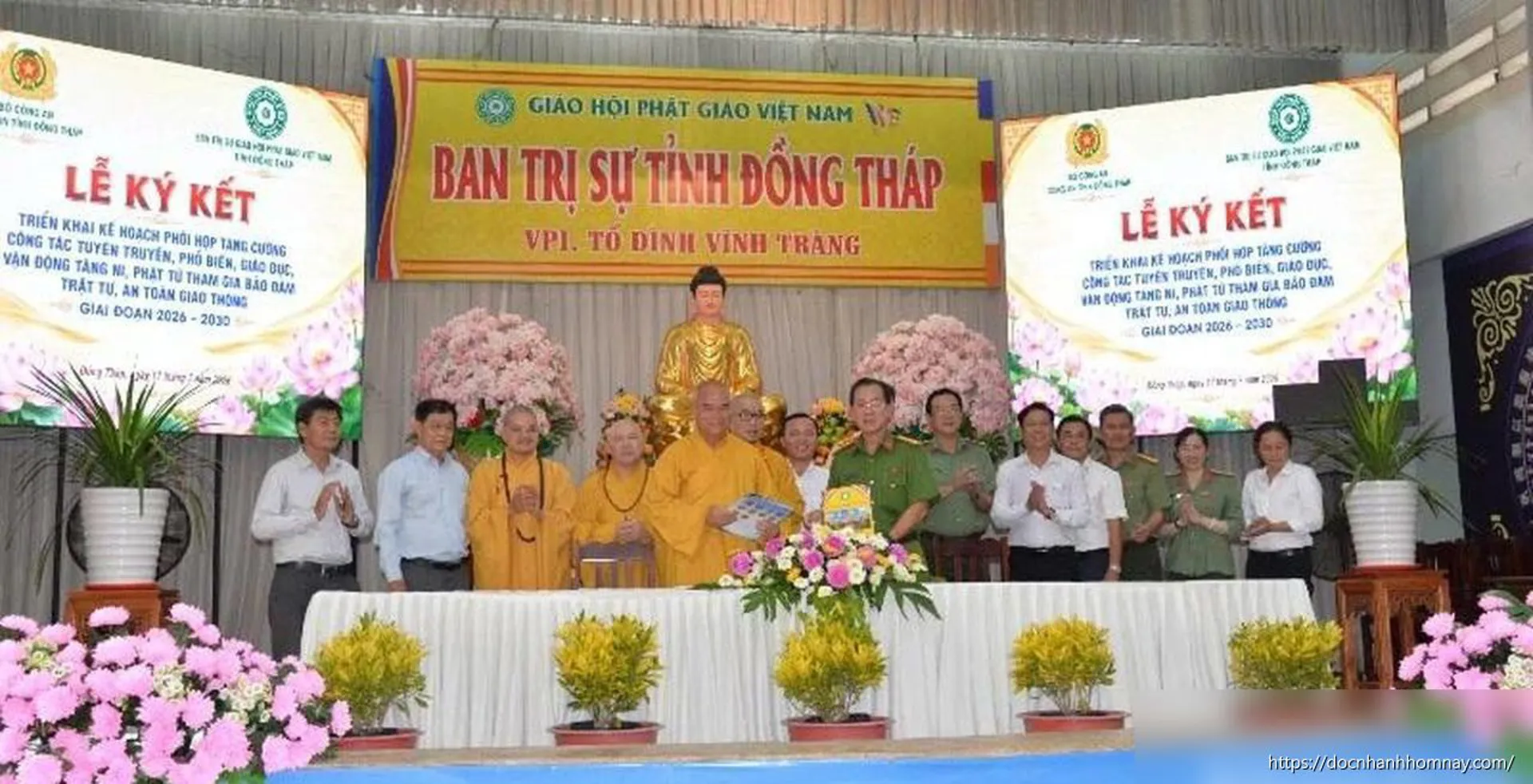 Tăng ni, Phật tử Đồng Tháp chung tay bảo đảm an toàn giao thông