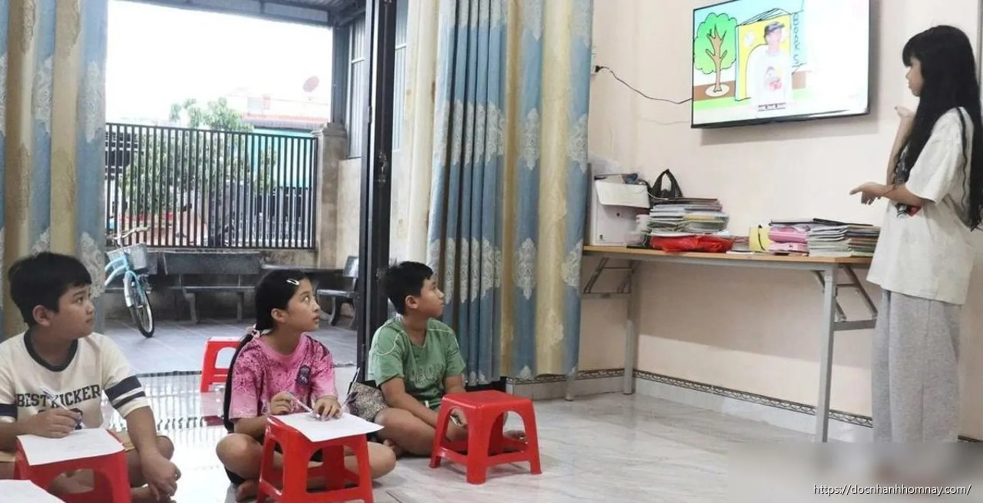 Lớp tiếng Anh miễn phí giữa mùa hè: Những tấm lòng cao đẹp
