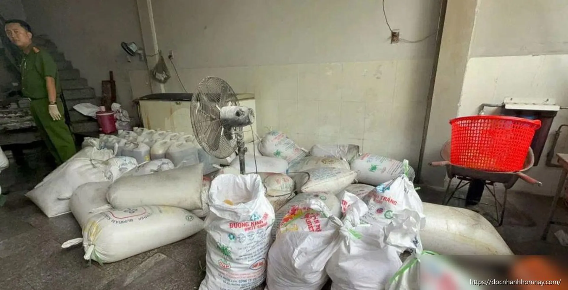 Phát hiện hơn 2 tấn mỡ, da động vật không rõ nguồn gốc tại phường Quy Nhơn