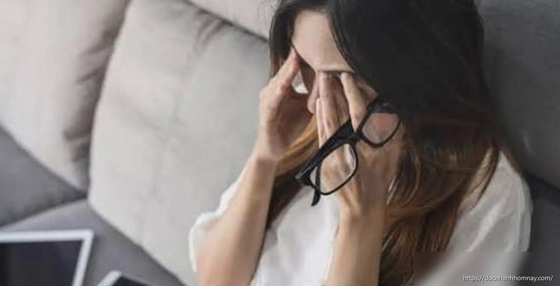Nhức mỏi mắt có đáng lo? Cách giảm và khi nào cần gặp bác sĩ