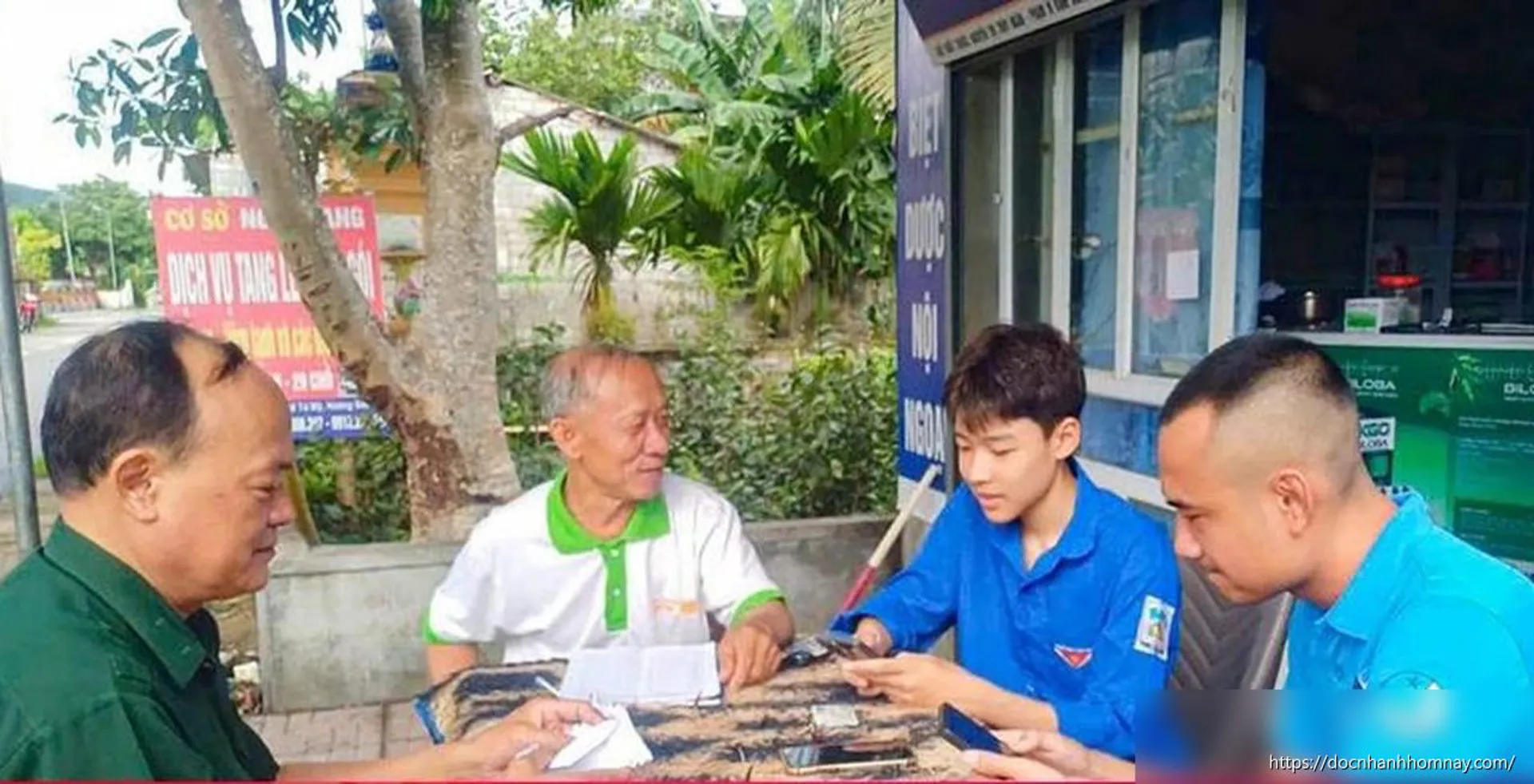 Những 'gia sư công nghệ' của mùa hè tình nguyện
