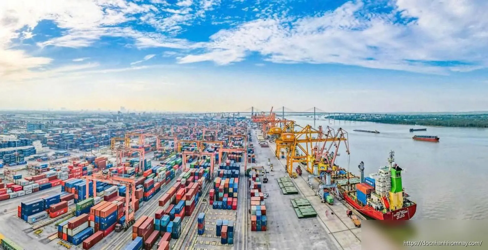 Tái cơ cấu vận tải để đón hơn 200 triệu tấn hàng qua cảng Hải Phòng