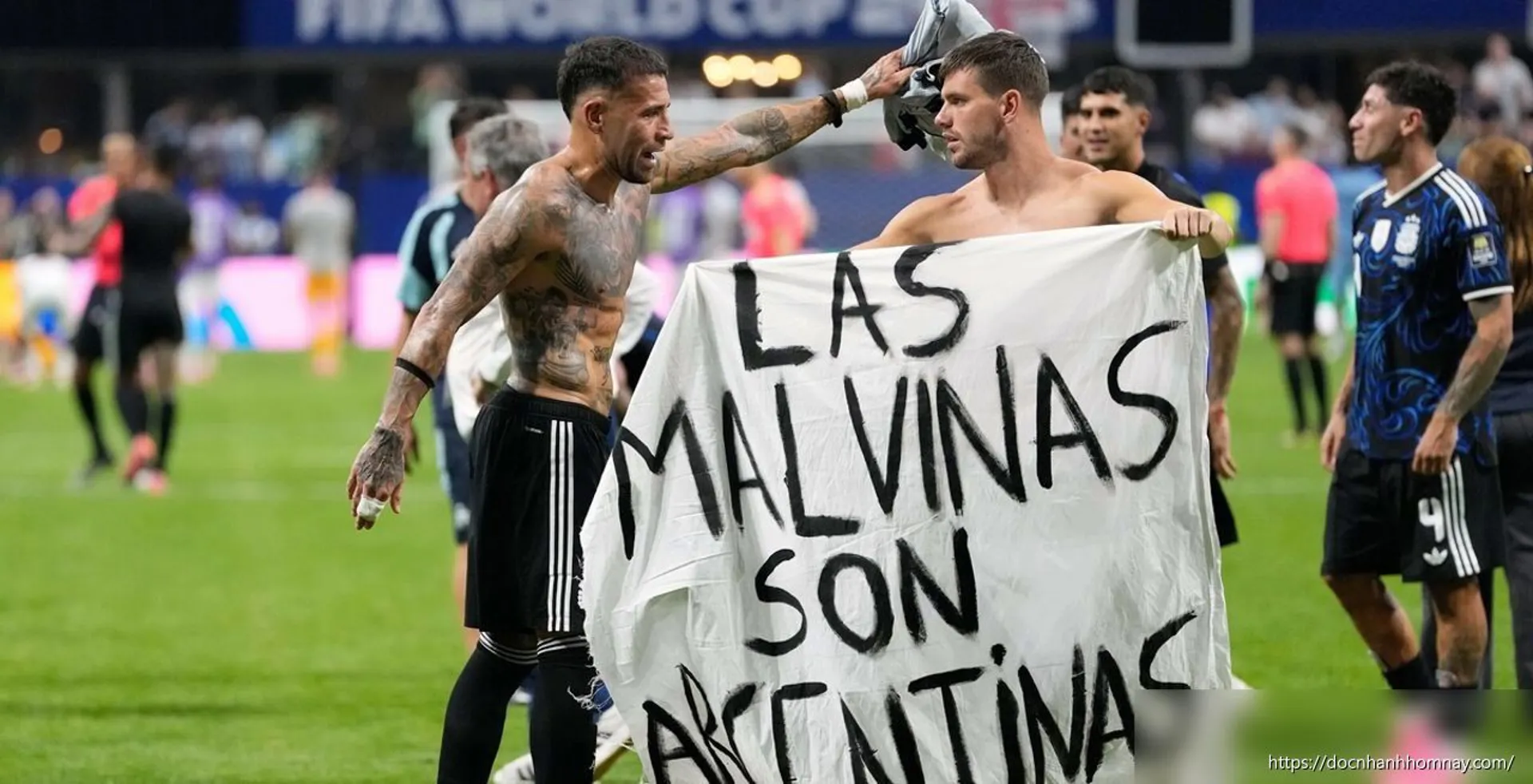 Anh kêu gọi FIFA điều tra Argentina vì biểu ngữ Falkland