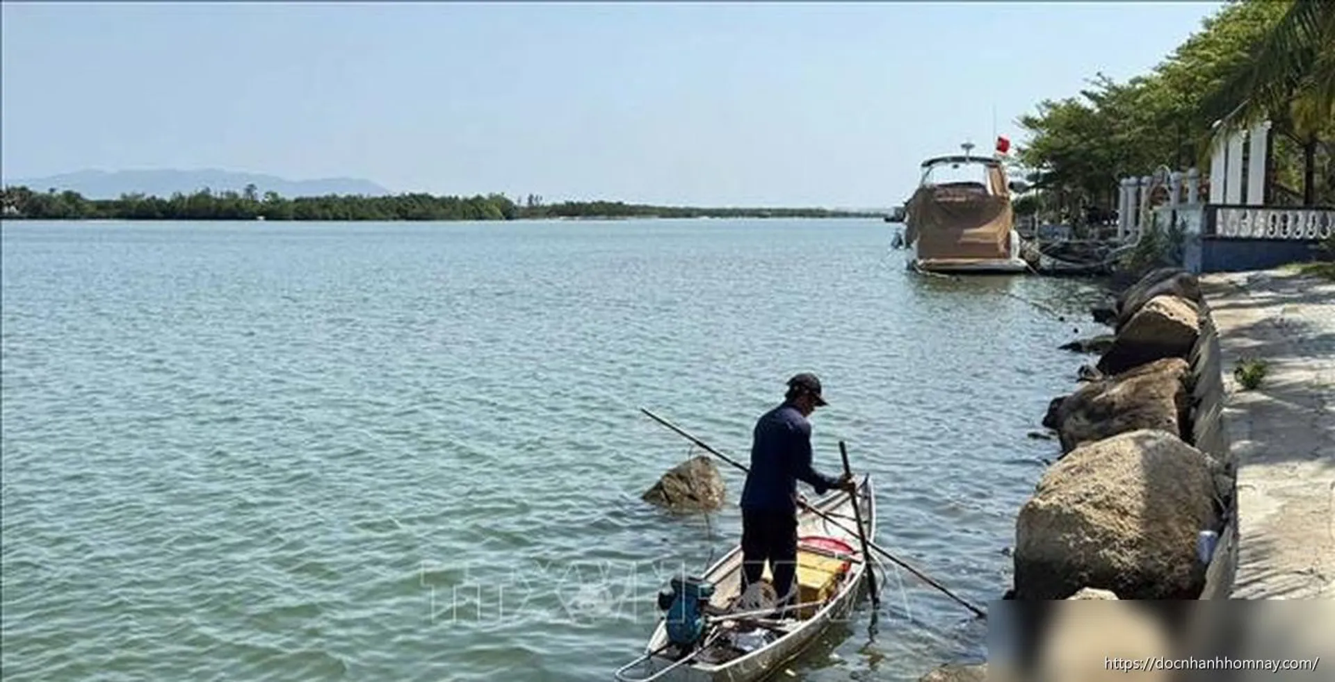Ngăn chặn nạn dùng kích điện tận diệt thủy sản tại đầm Thị Nại