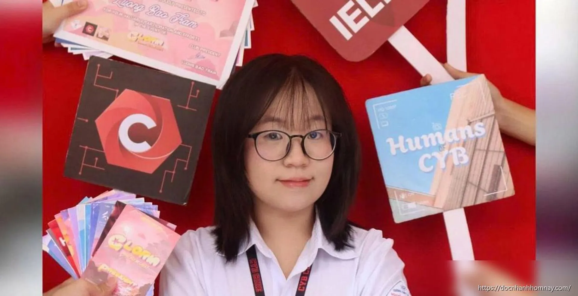 Gặp gỡ nữ sinh Lào Cai đạt điểm thi tốt nghiệp THPT cao thứ hai toàn quốc