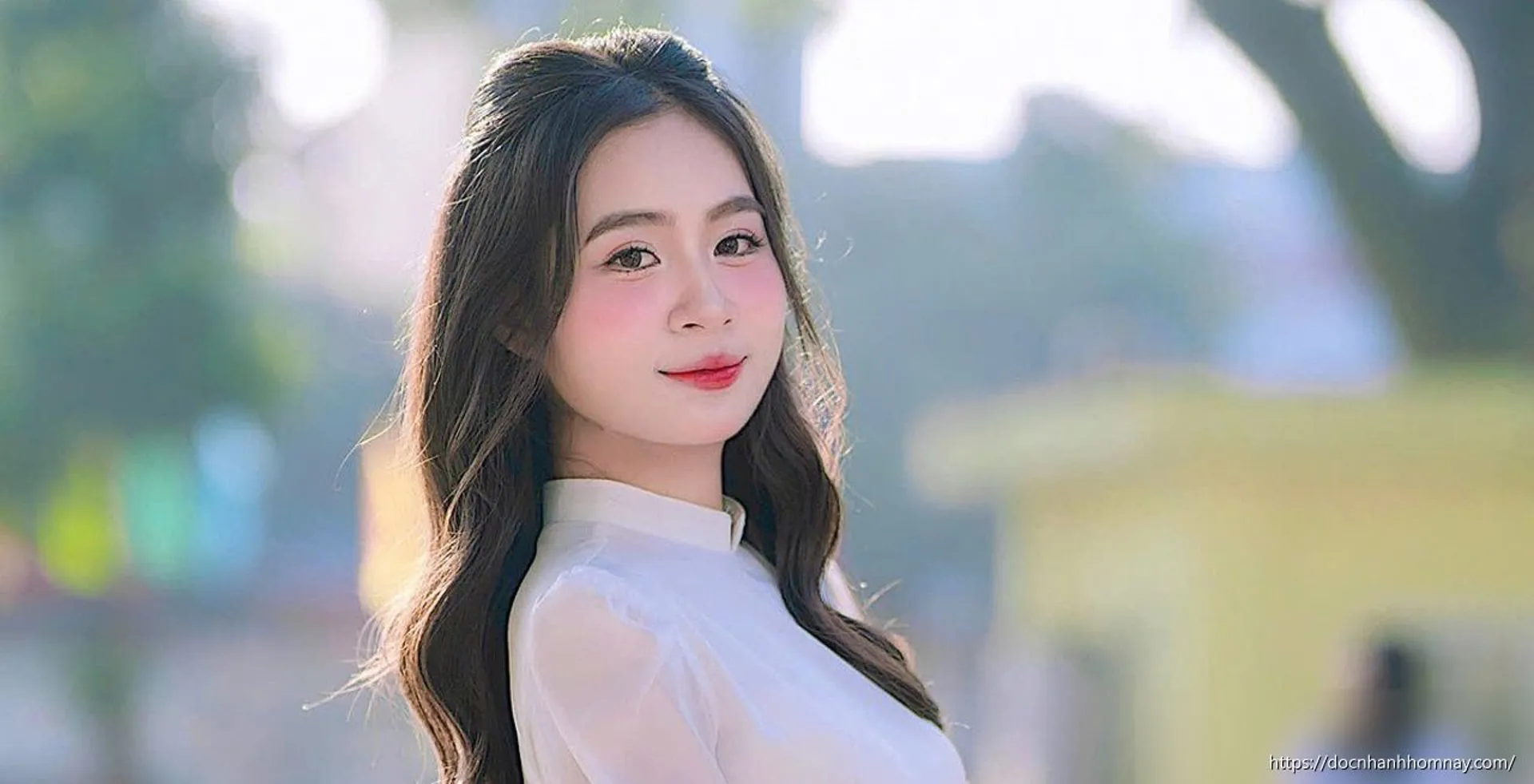 Nữ sinh đạt 9,75 Văn thi tốt nghiệp: 'Em viết kín 14 mặt giấy'