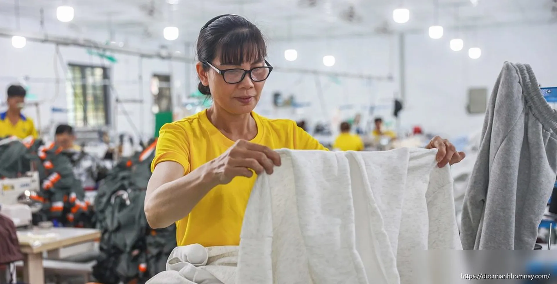 Lương làm đêm, tăng ca được miễn thuế thu nhập cá nhân từ 1/7