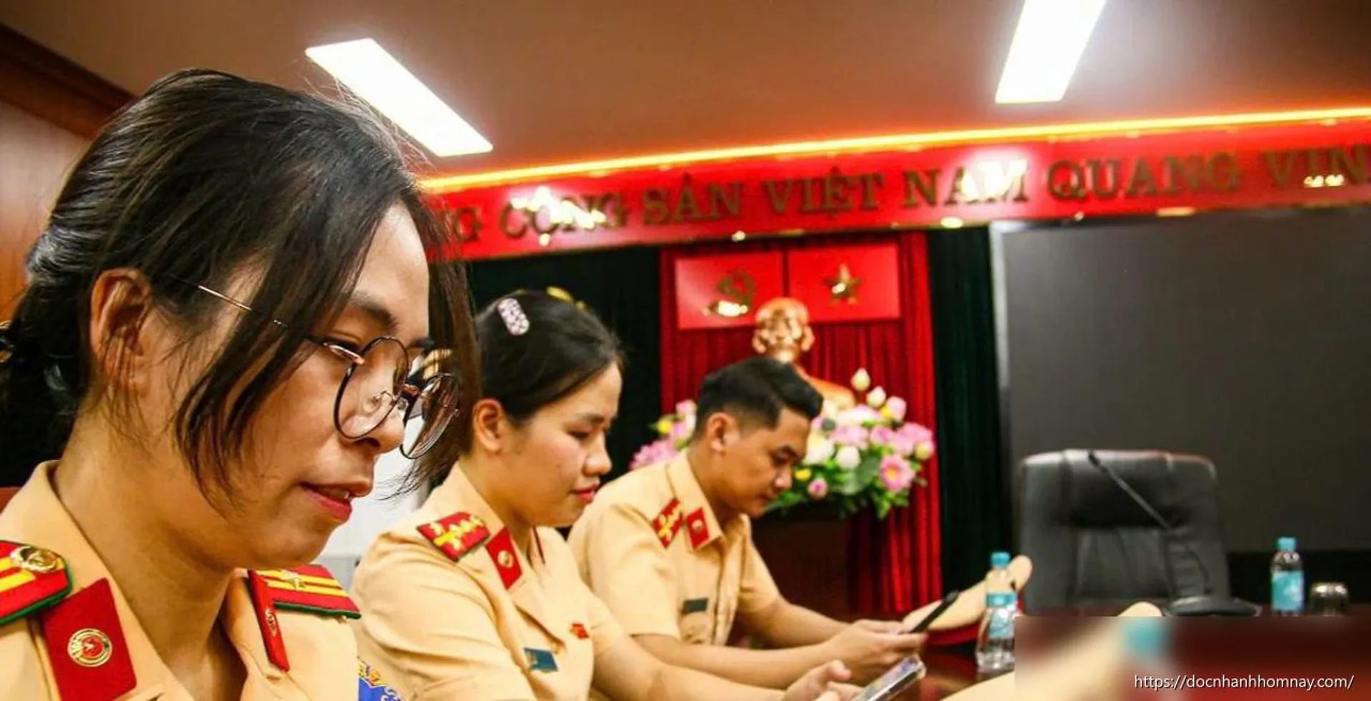 Hơn 1.300 CSGT Hà Nội thi trực tuyến về ứng xử, lễ tiết, tác phong