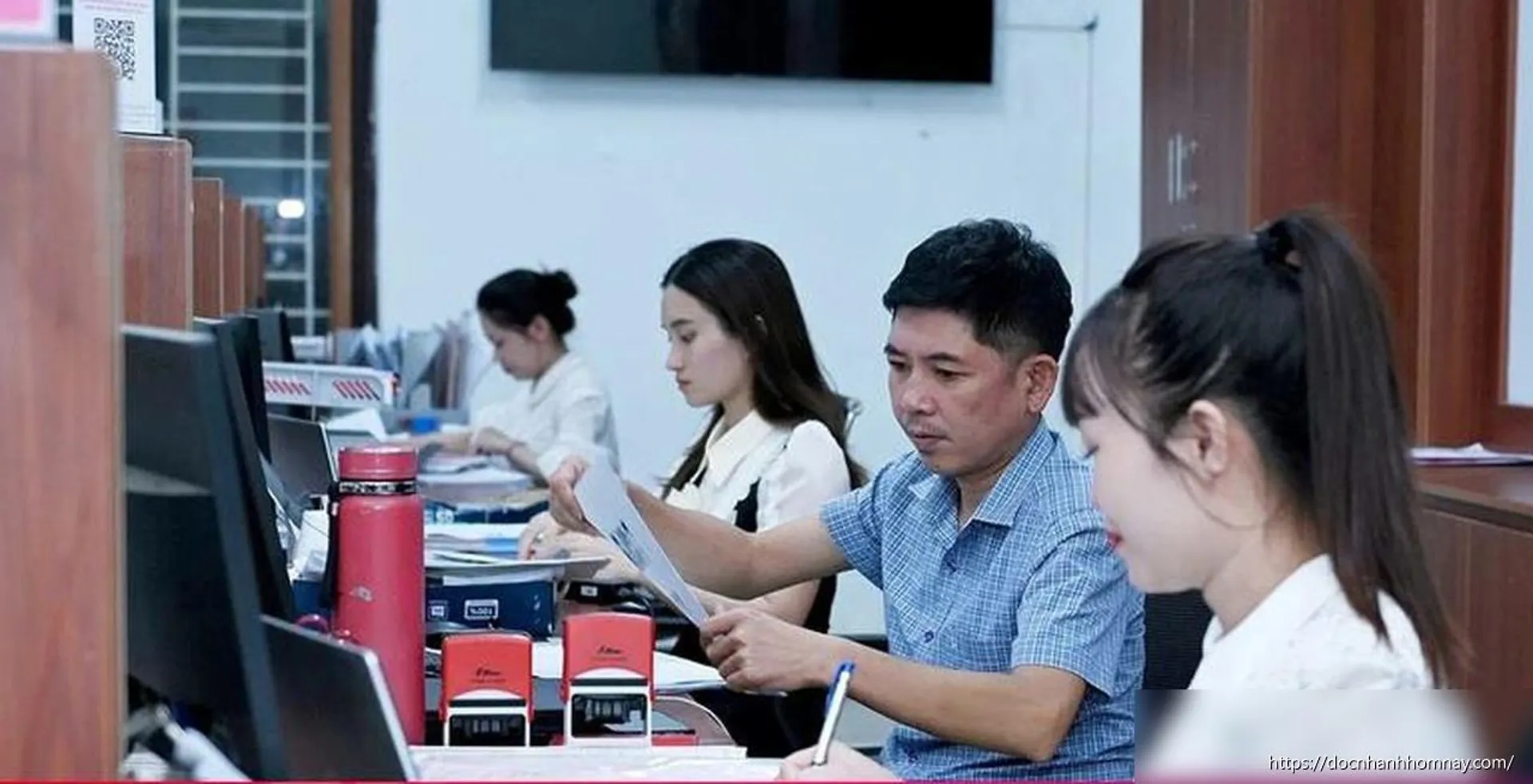 Hà Tĩnh: Cán bộ hành chính công được hỗ trợ đặc thù lên tới 2 triệu/tháng